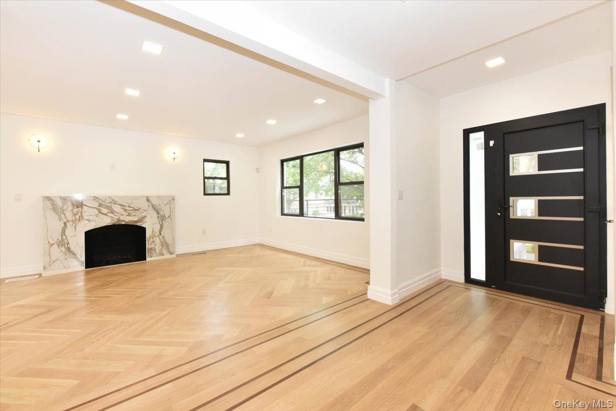 19127 Foothill Avenue, Holliswood, NY 11423