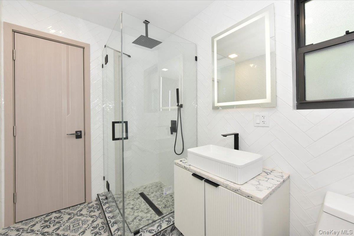 19127 Foothill Avenue, Holliswood, NY 11423