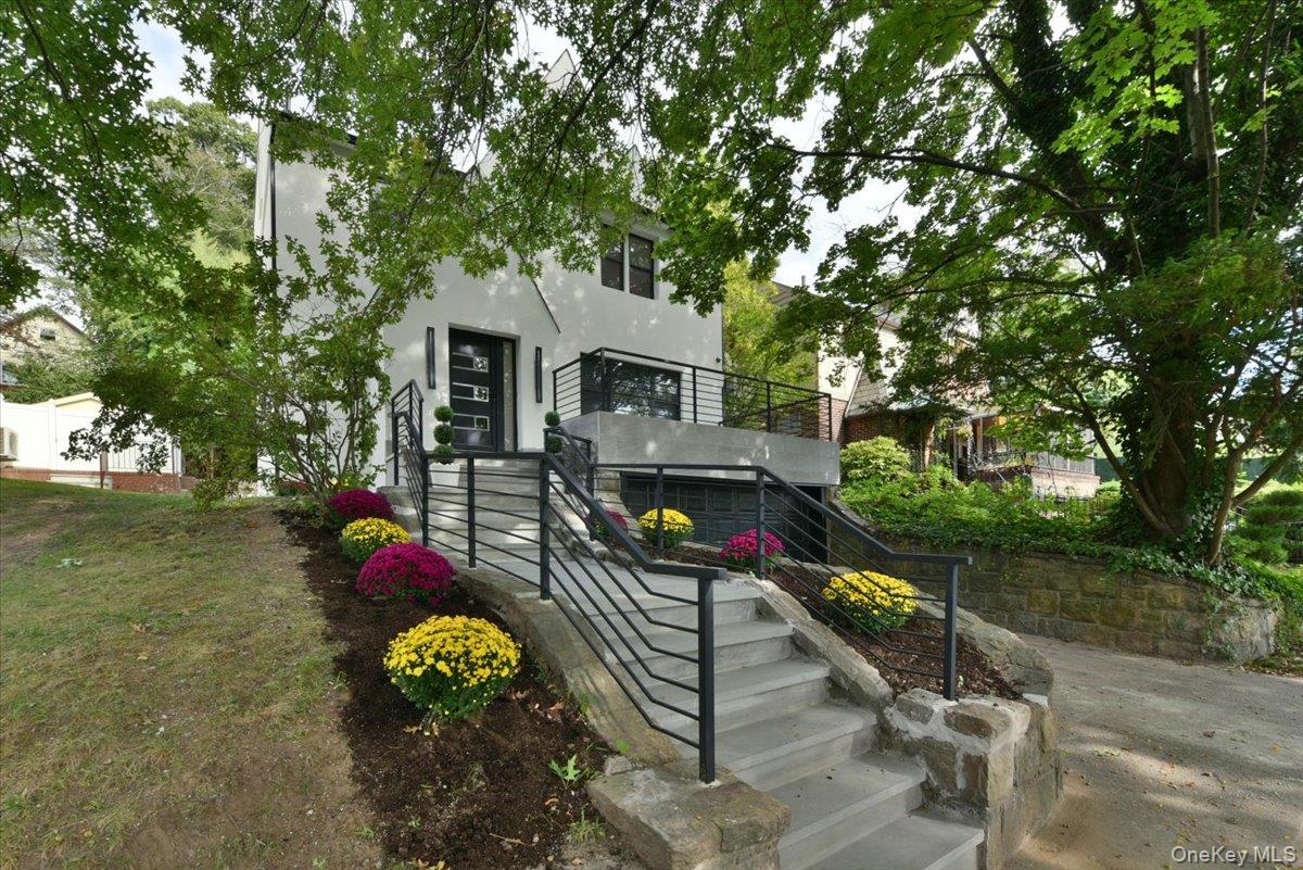 19127 Foothill Avenue, Holliswood, NY 11423