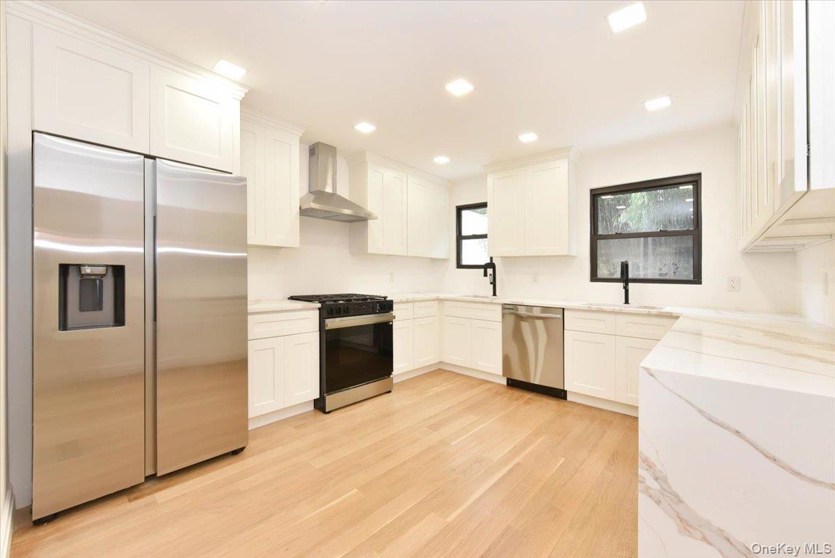 19127 Foothill Avenue, Holliswood, NY 11423