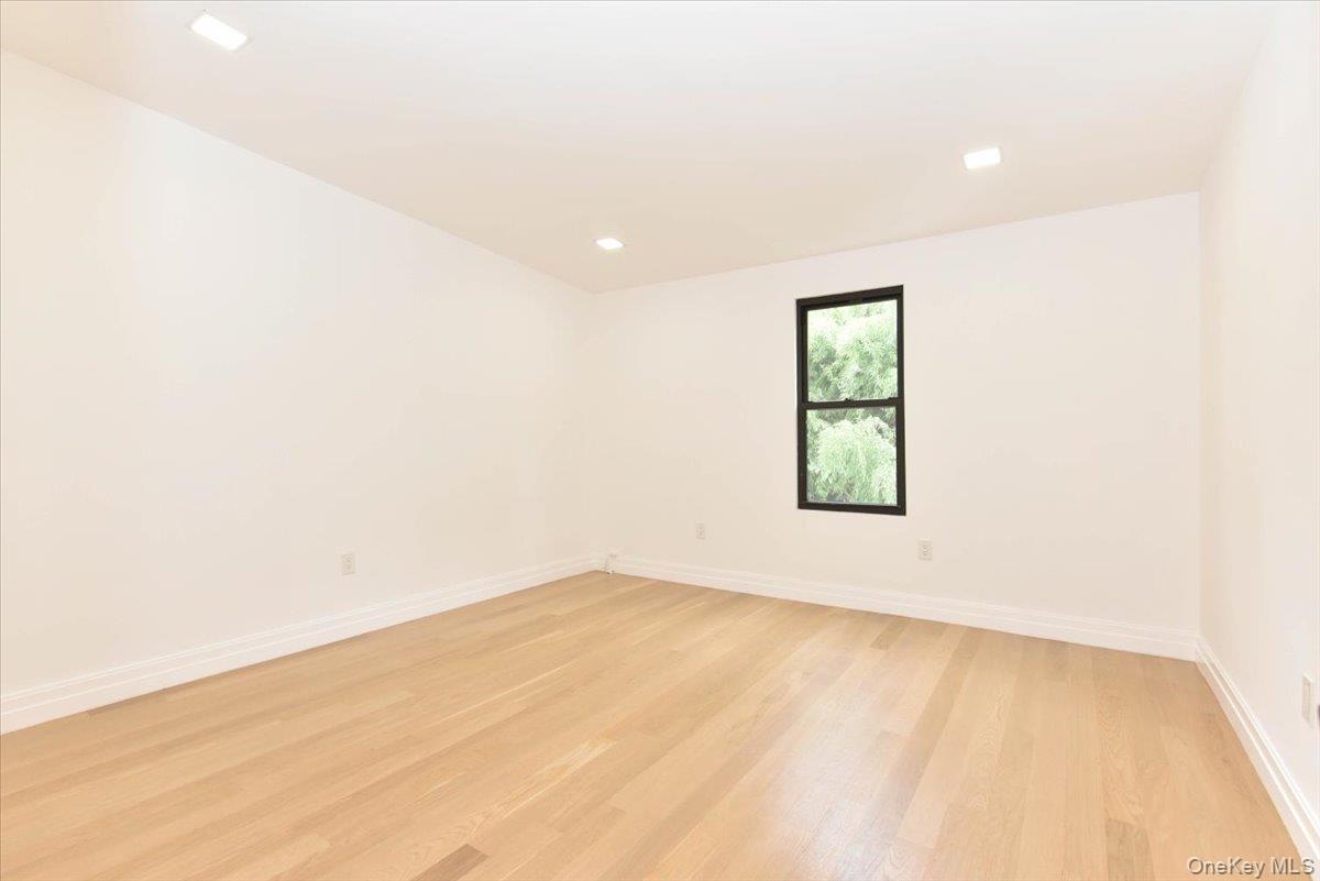 19127 Foothill Avenue, Holliswood, NY 11423