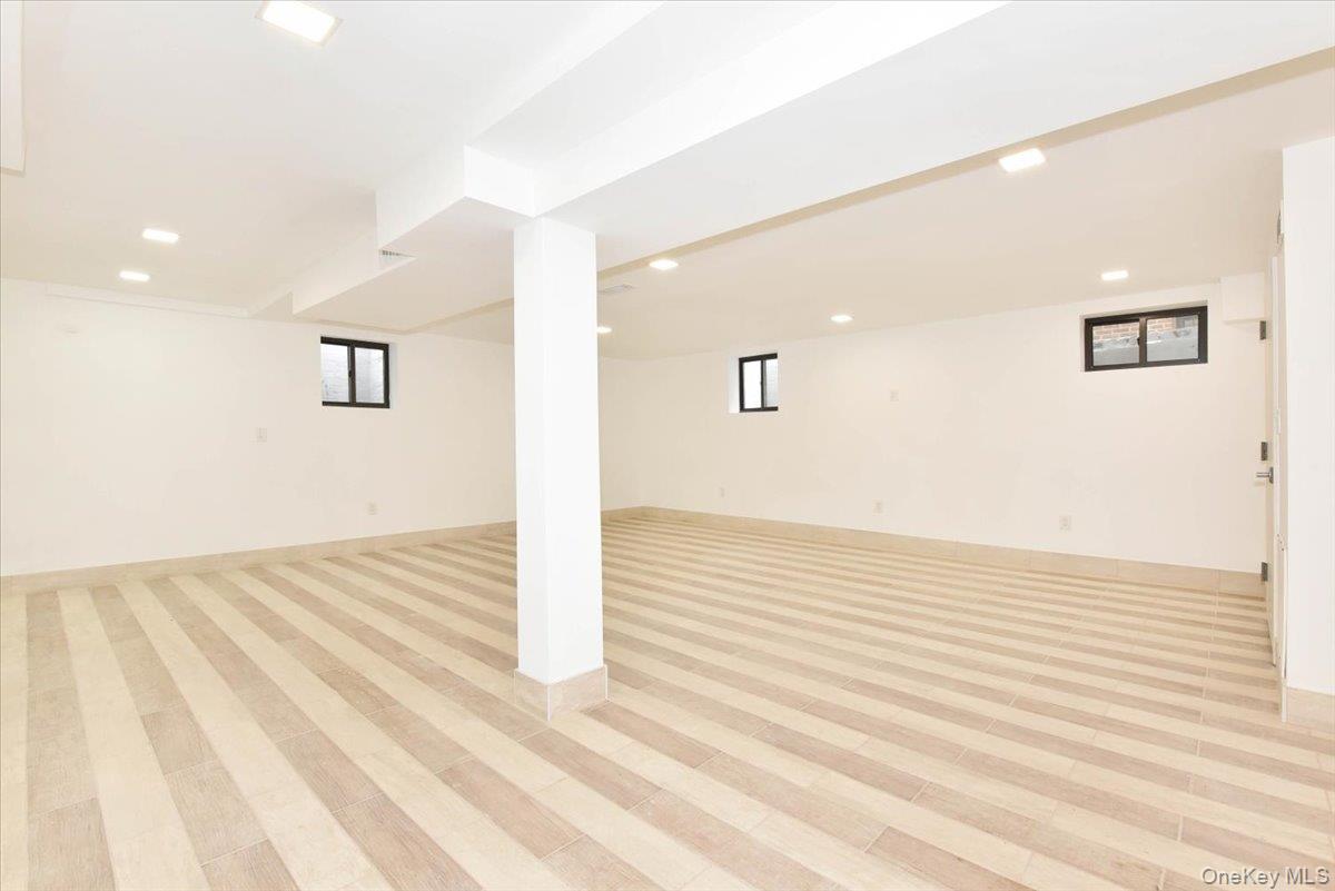 19127 Foothill Avenue, Holliswood, NY 11423