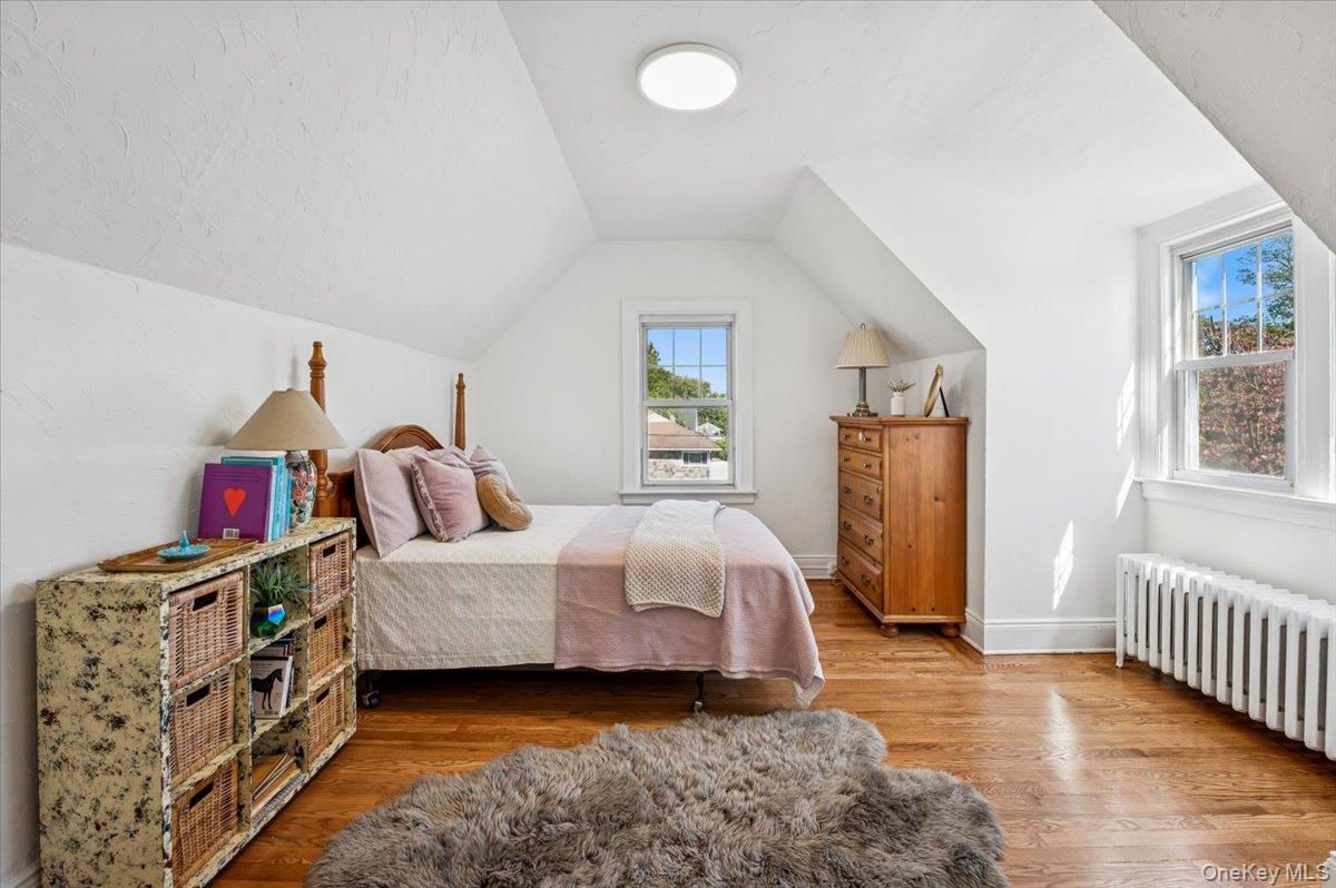 10 Oakland Avenue, Yonkers, NY 10710