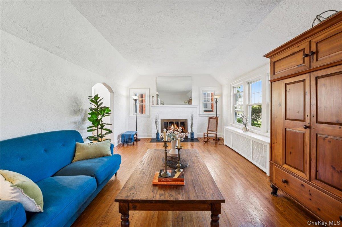 10 Oakland Avenue, Yonkers, NY 10710