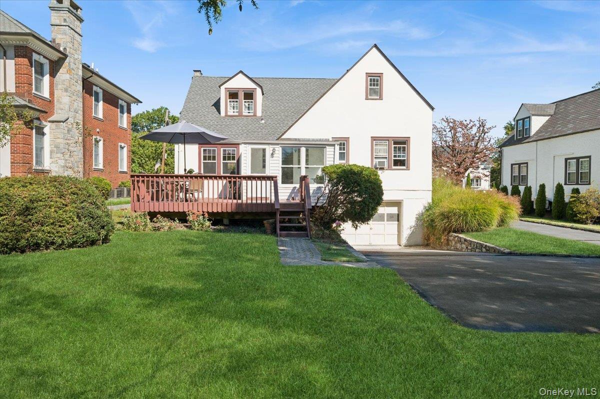 10 Oakland Avenue, Yonkers, NY 10710