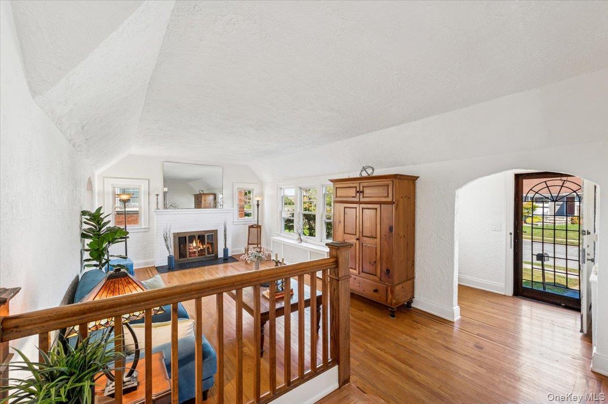 10 Oakland Avenue, Yonkers, NY 10710