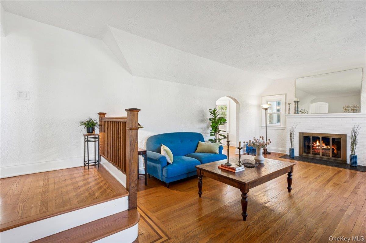 10 Oakland Avenue, Yonkers, NY 10710