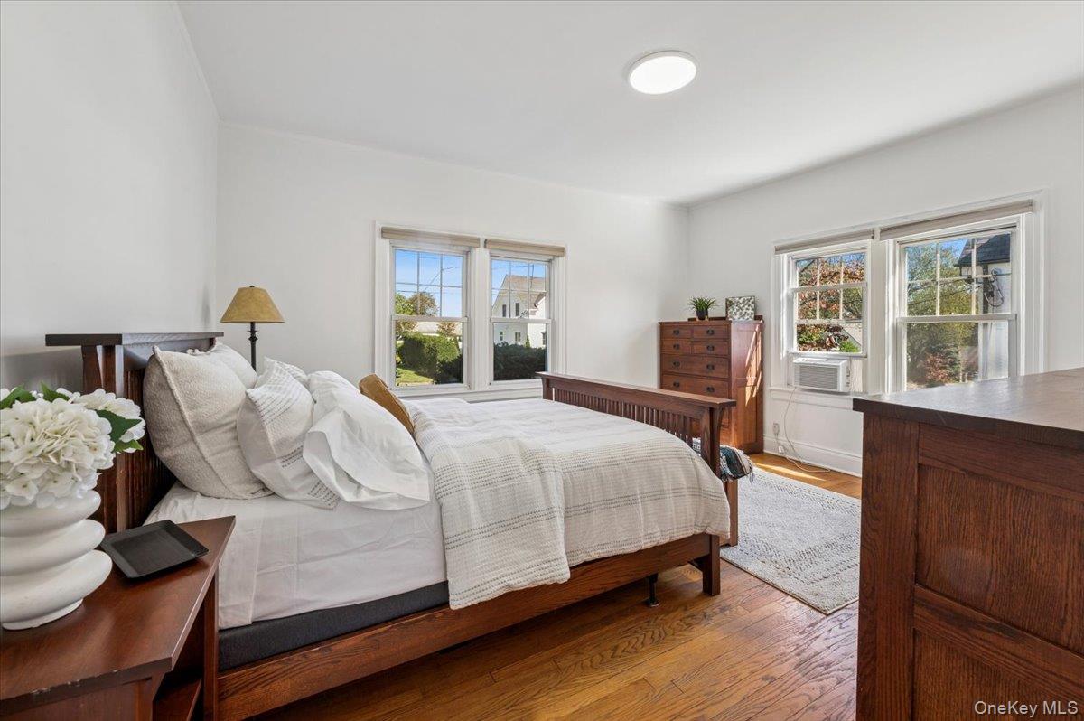 10 Oakland Avenue, Yonkers, NY 10710