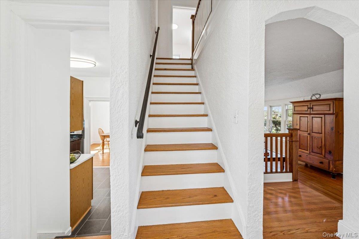 10 Oakland Avenue, Yonkers, NY 10710