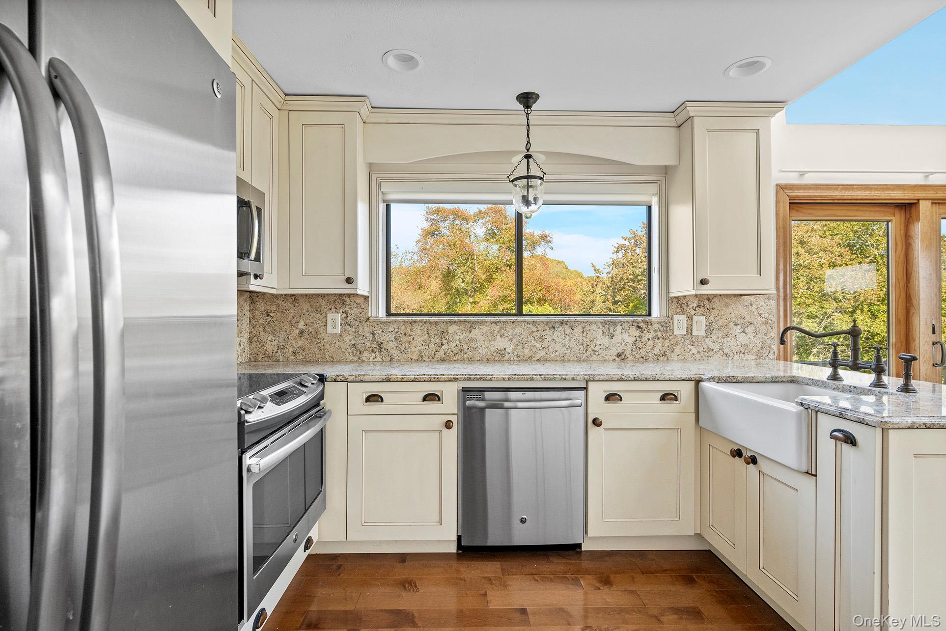 59 Watchogue Avenue Watchogue Avenue, East Moriches, NY 11940