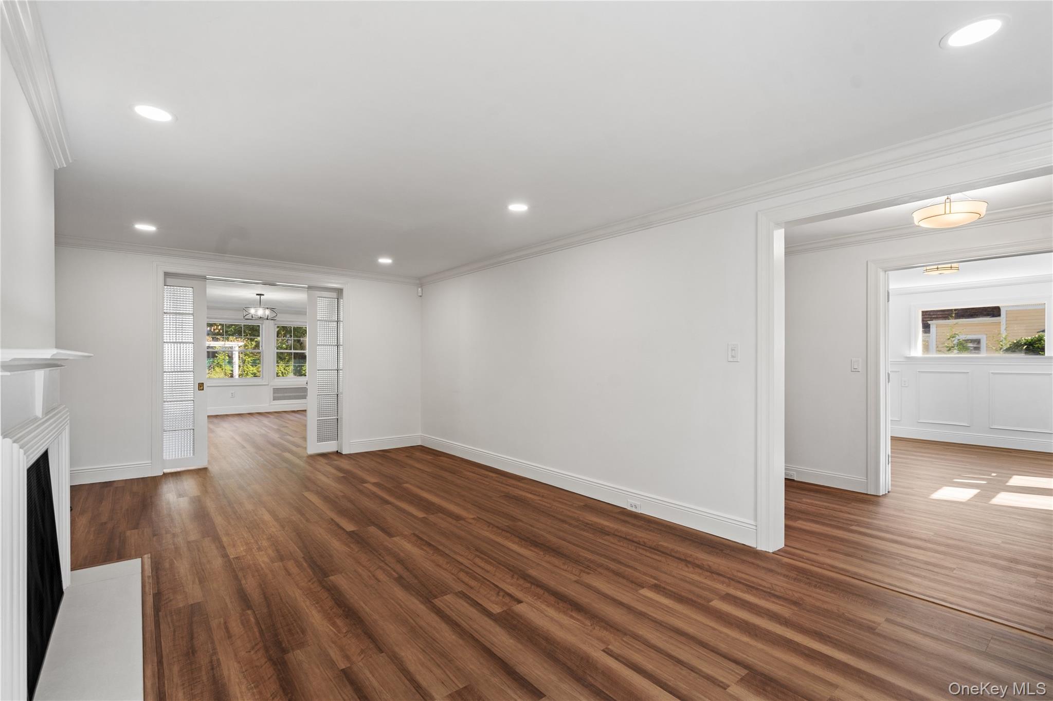 99 Warner Avenue, Roslyn Heights, NY 11577