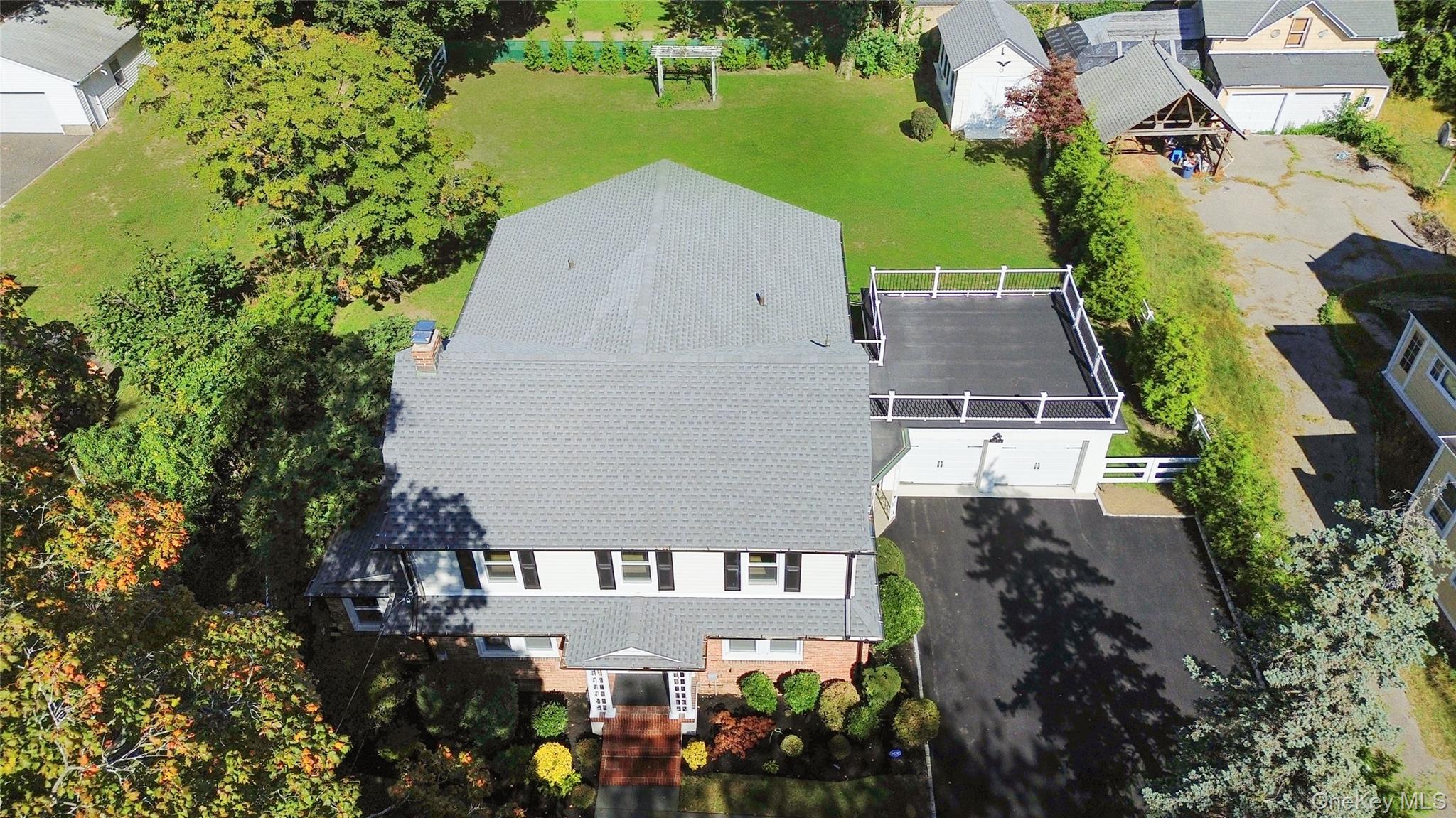 99 Warner Avenue, Roslyn Heights, NY 11577