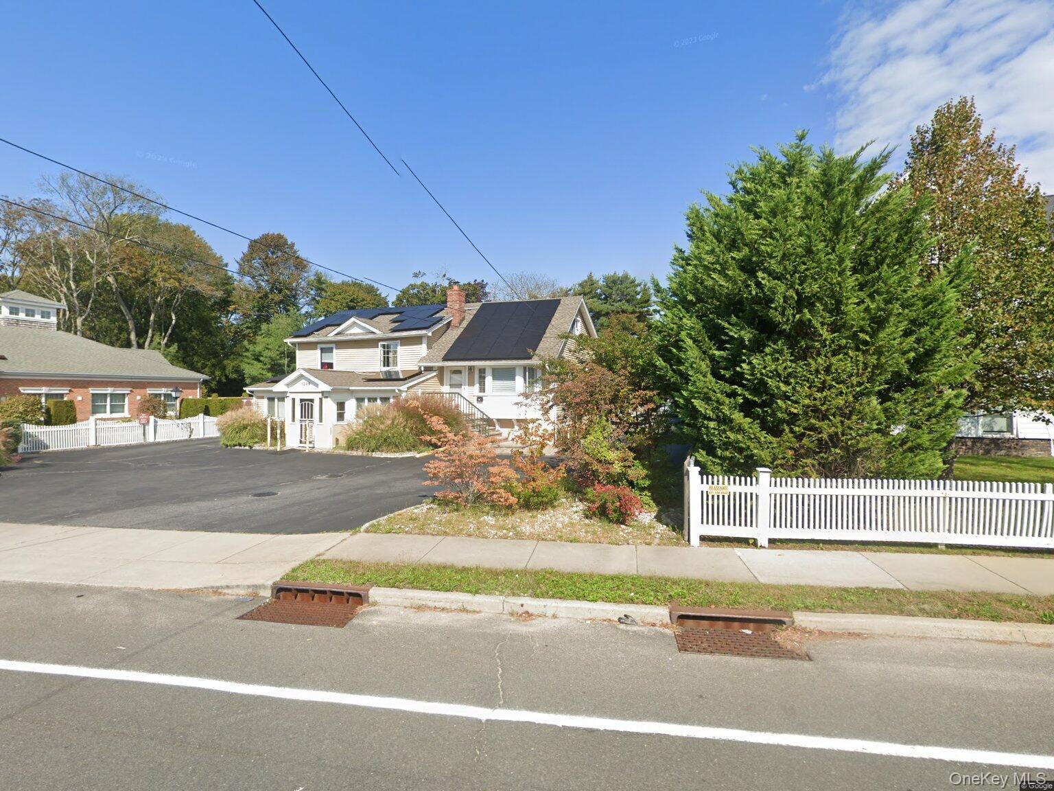 1249 Montauk Highway, West Islip, NY 11795