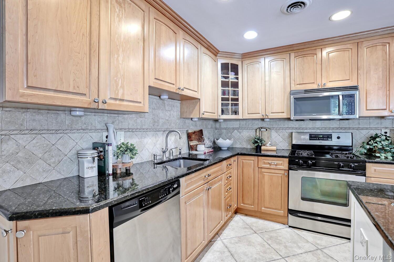 122 Birch Lane, New City, NY 10956