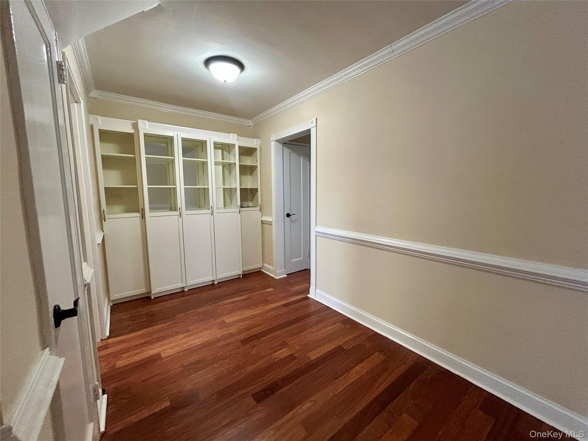 400 Merrick Road # 5A, Rockville Centre, NY 11570