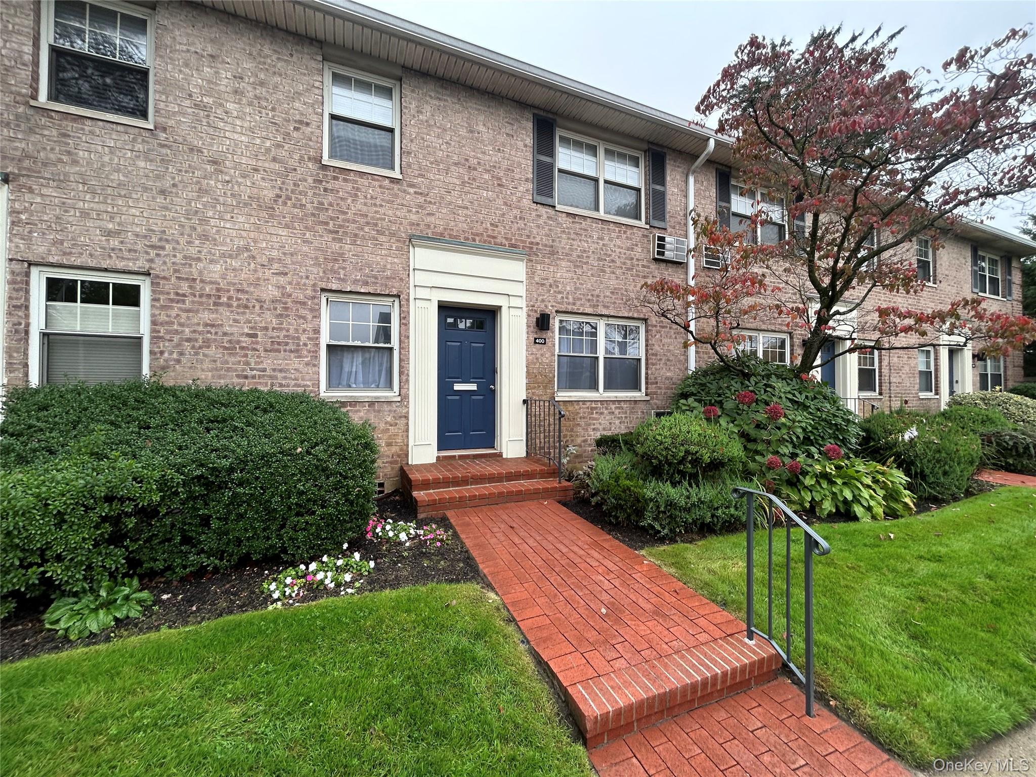 400 Merrick Road # 5A, Rockville Centre, NY 11570