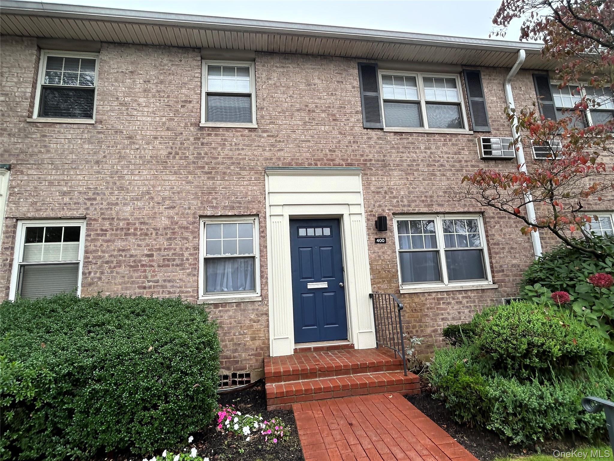 400 Merrick Road # 5A, Rockville Centre, NY 11570