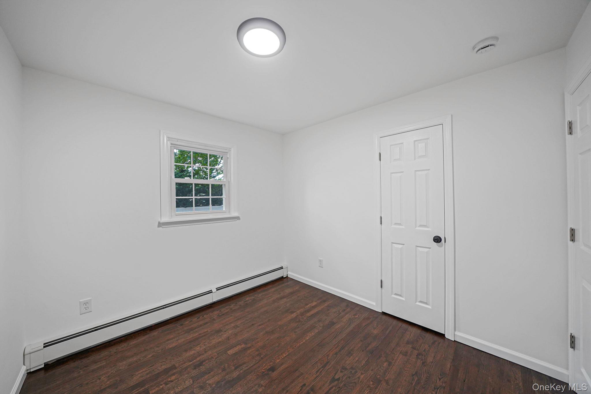 20 Arlington Terrace, Lake Grove, NY 11755