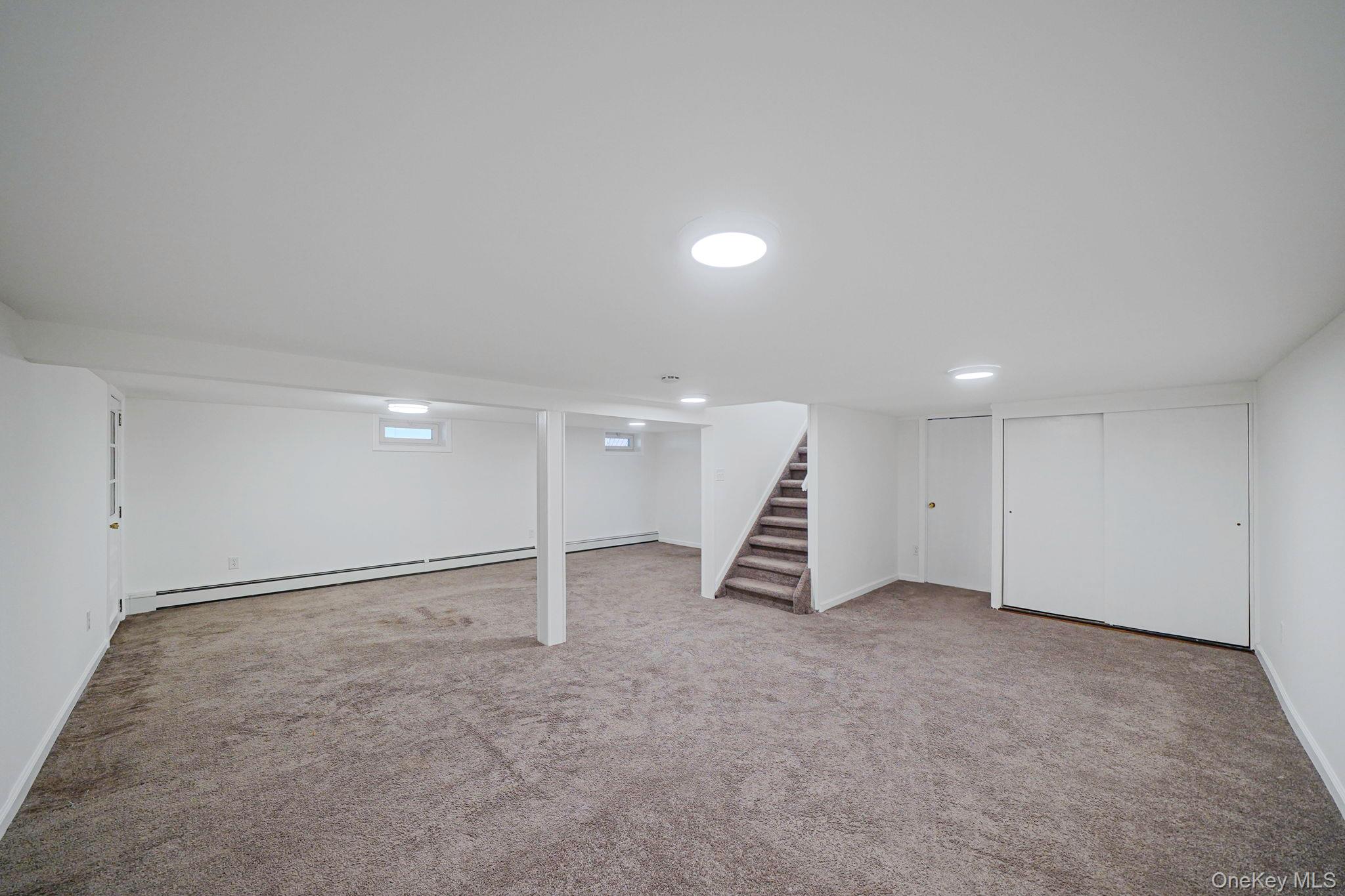 20 Arlington Terrace, Lake Grove, NY 11755