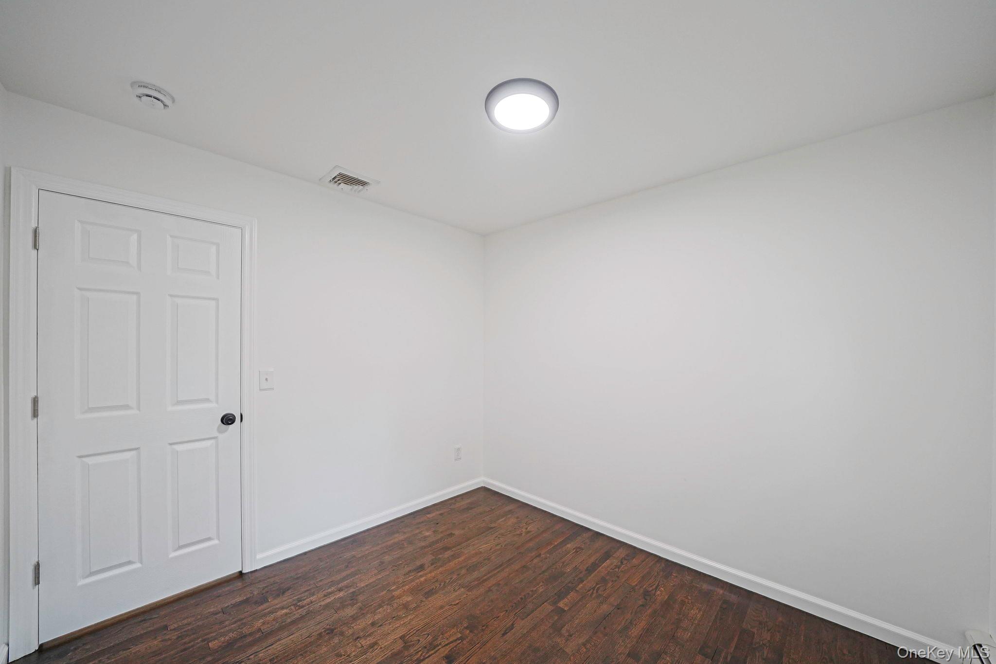 20 Arlington Terrace, Lake Grove, NY 11755