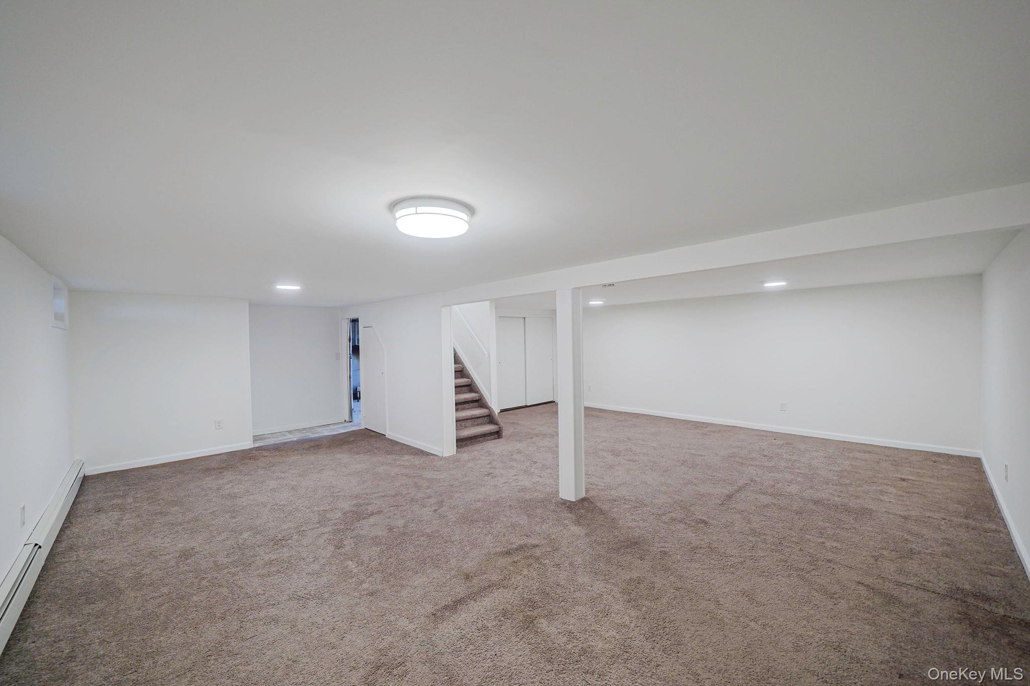 20 Arlington Terrace, Lake Grove, NY 11755