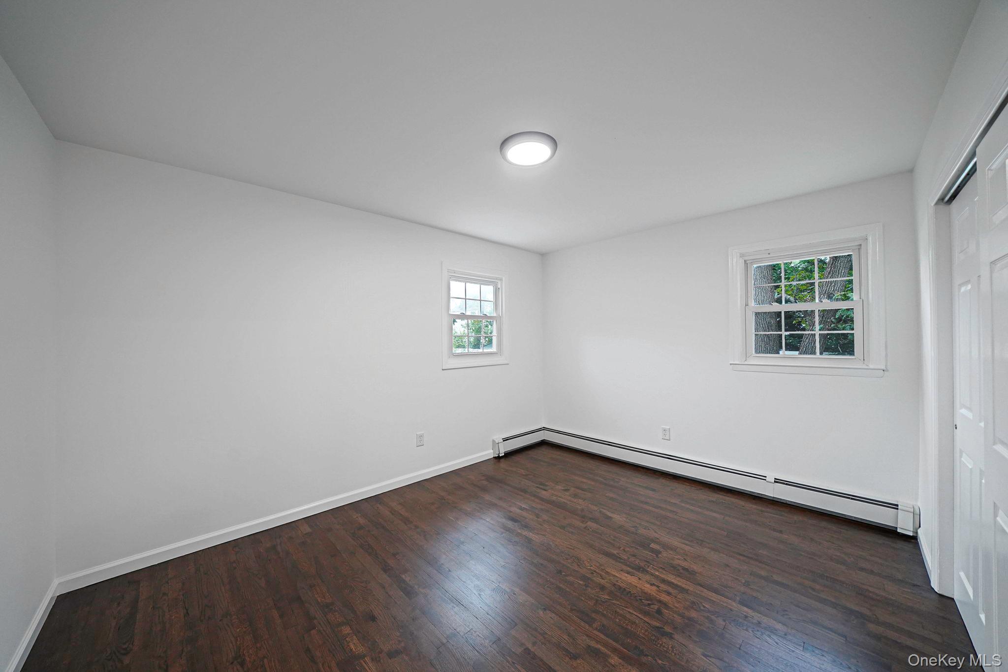 20 Arlington Terrace, Lake Grove, NY 11755