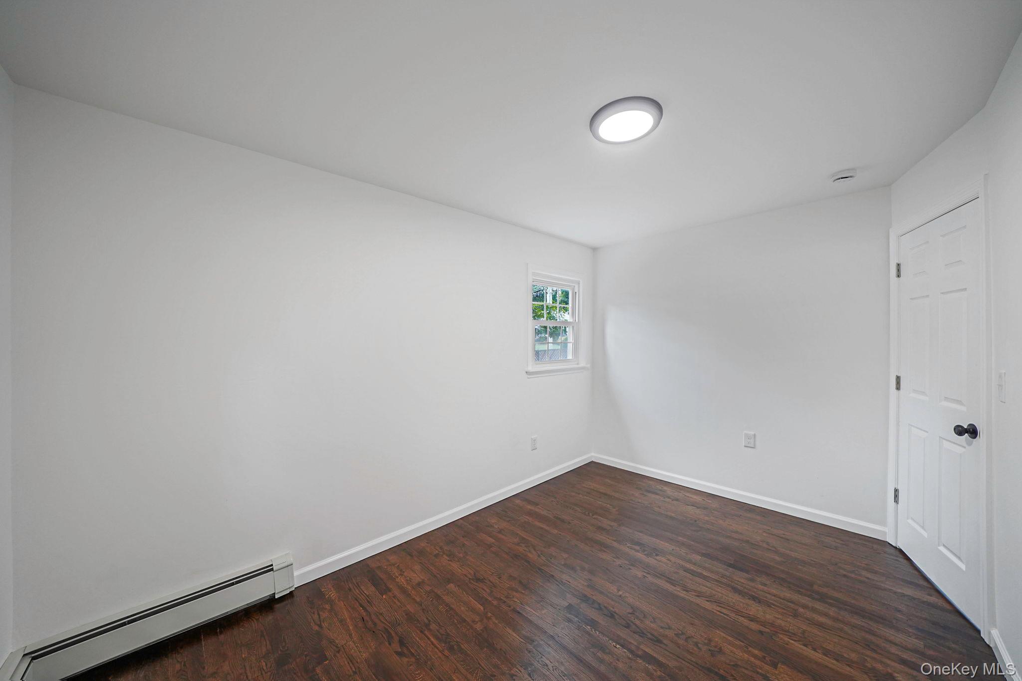 20 Arlington Terrace, Lake Grove, NY 11755