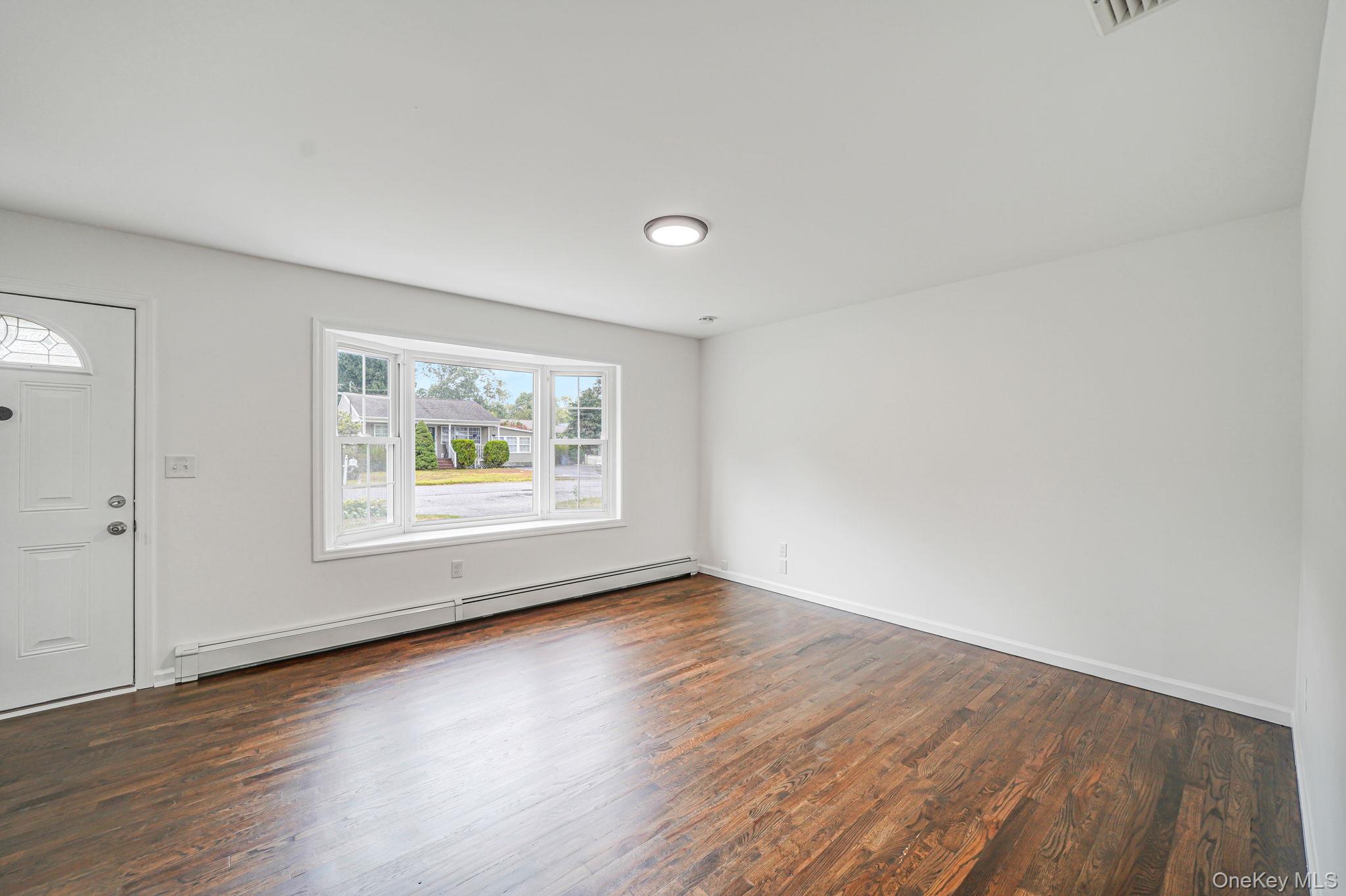 20 Arlington Terrace, Lake Grove, NY 11755