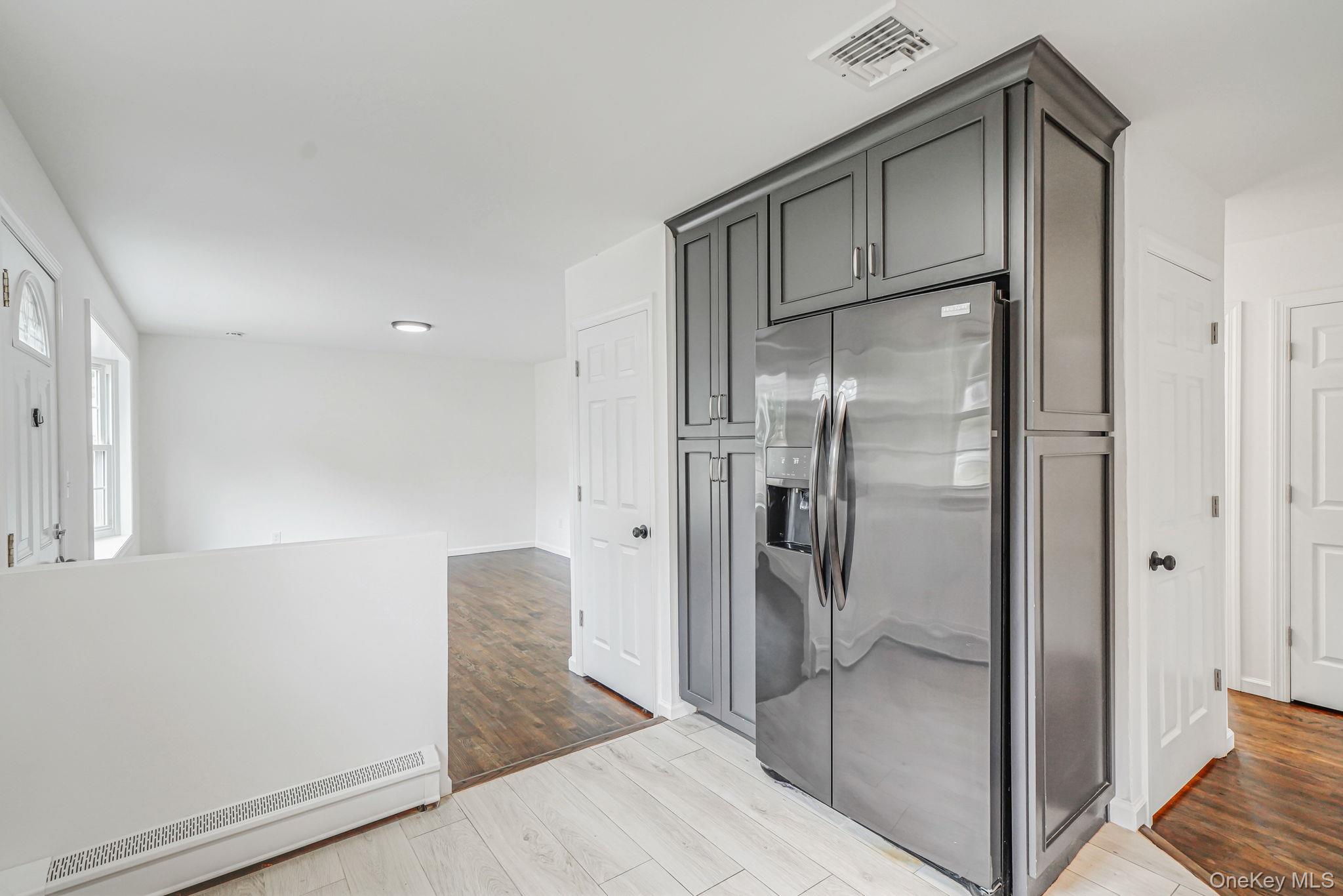 20 Arlington Terrace, Lake Grove, NY 11755