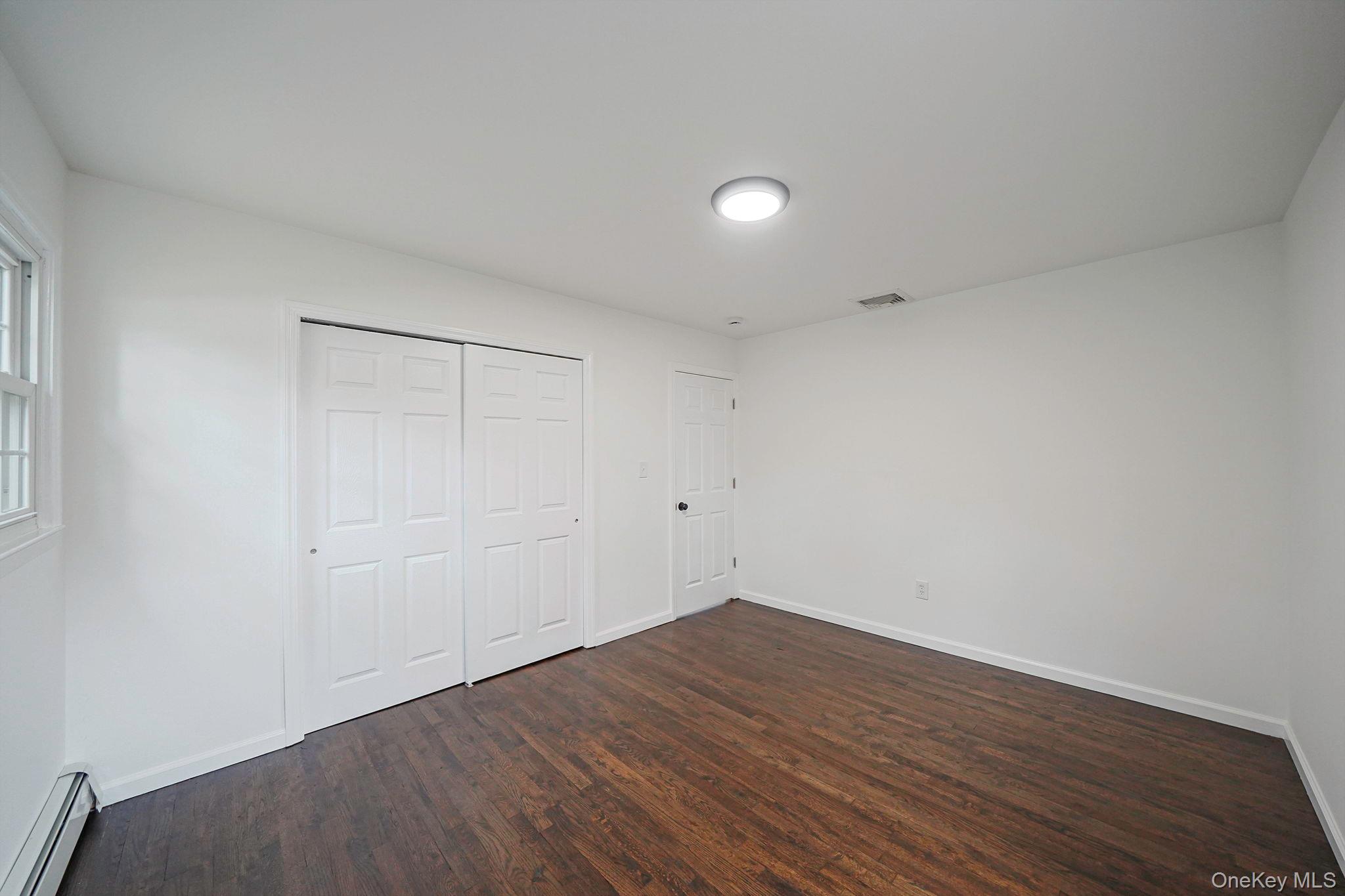 20 Arlington Terrace, Lake Grove, NY 11755