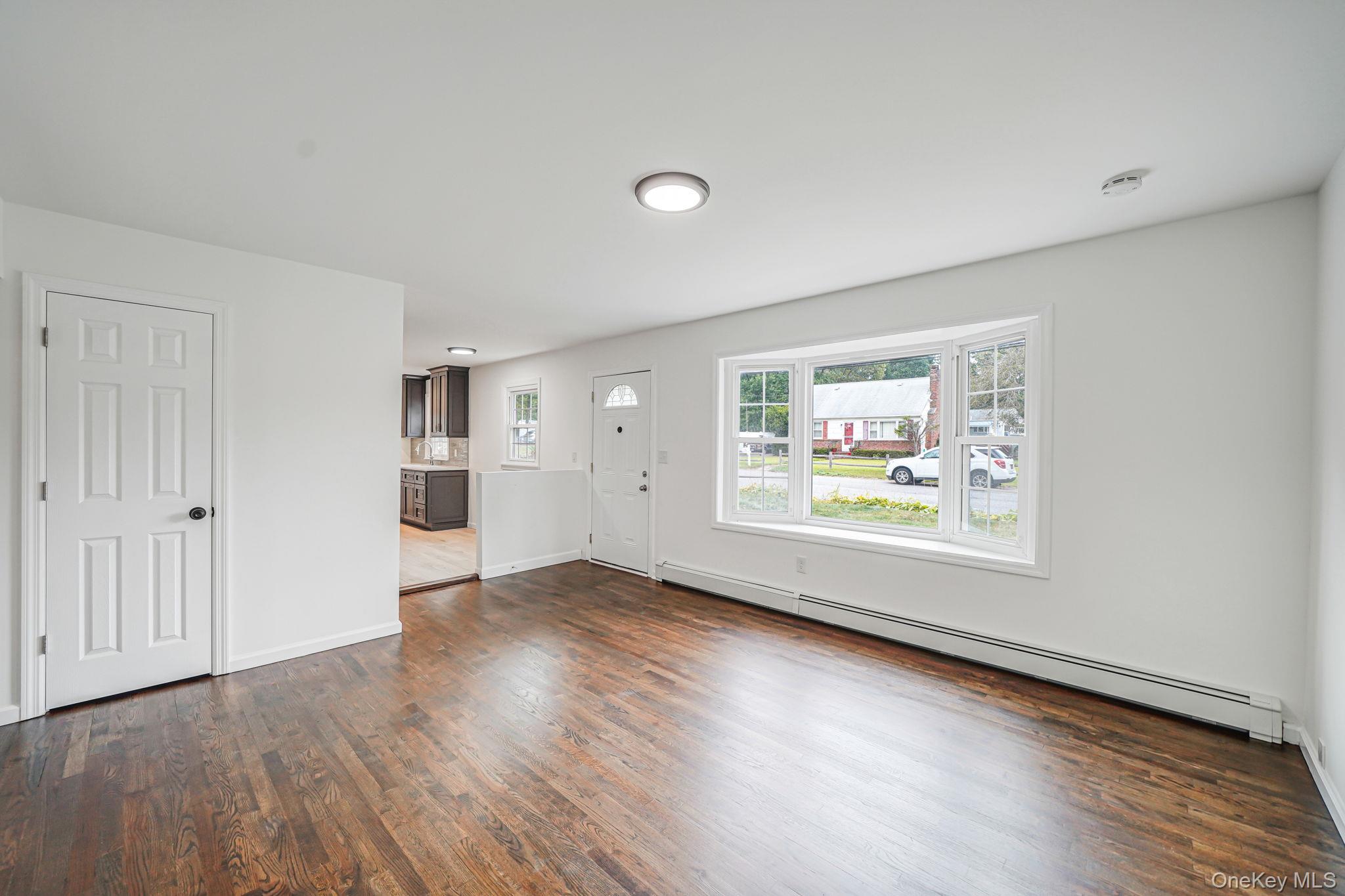 20 Arlington Terrace, Lake Grove, NY 11755