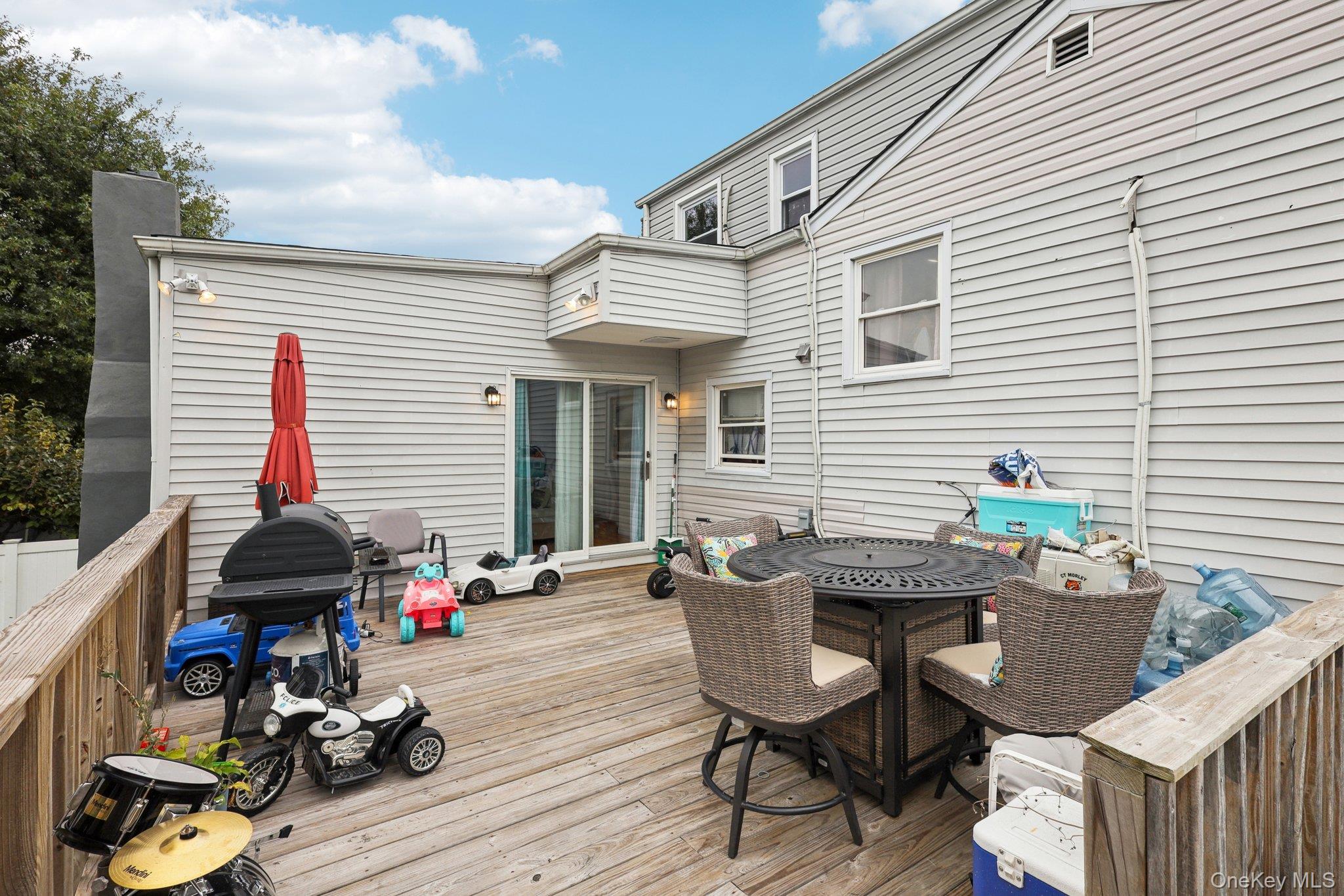 374 Miller Avenue, Freeport, NY 11520