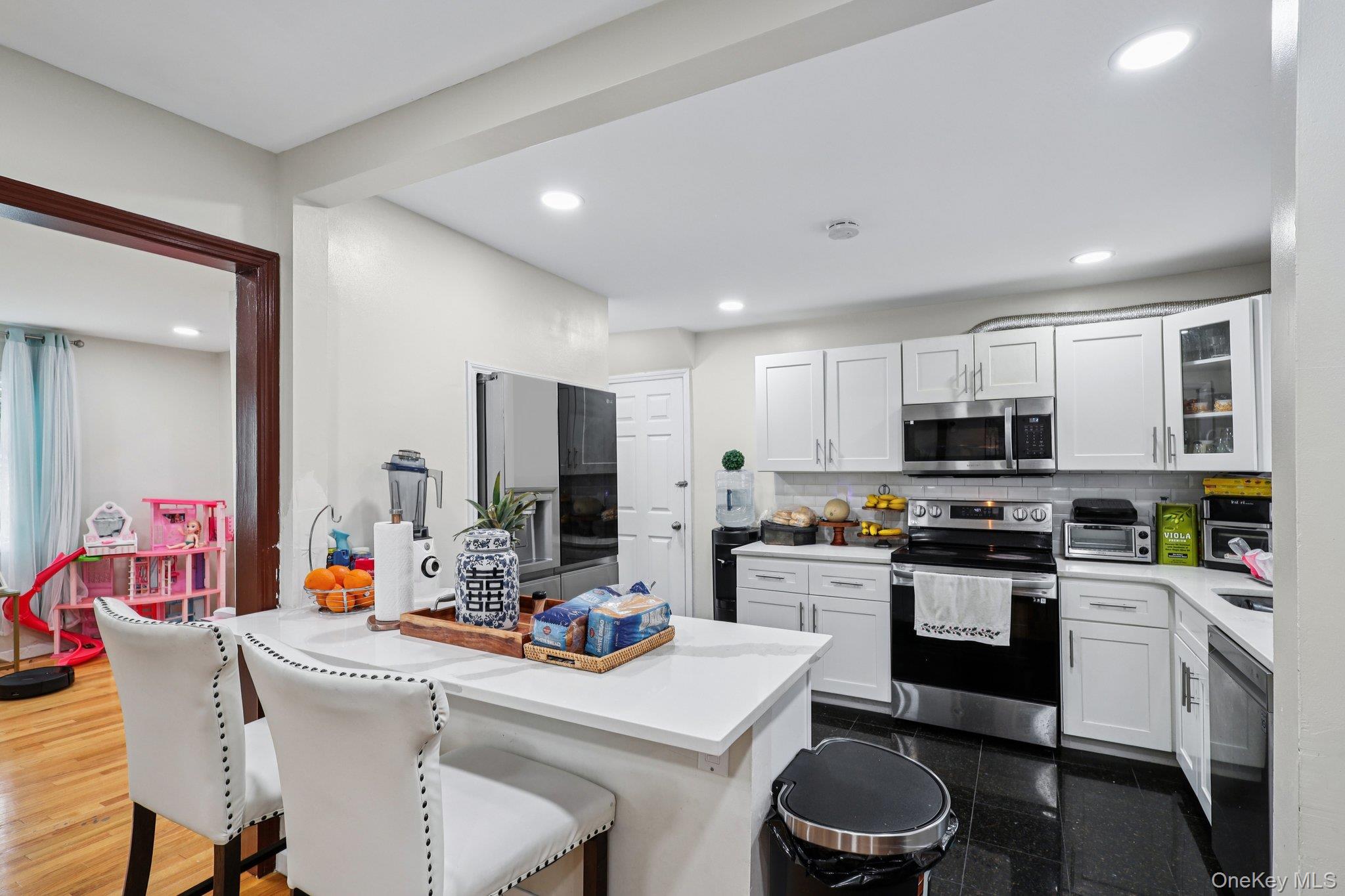 374 Miller Avenue, Freeport, NY 11520