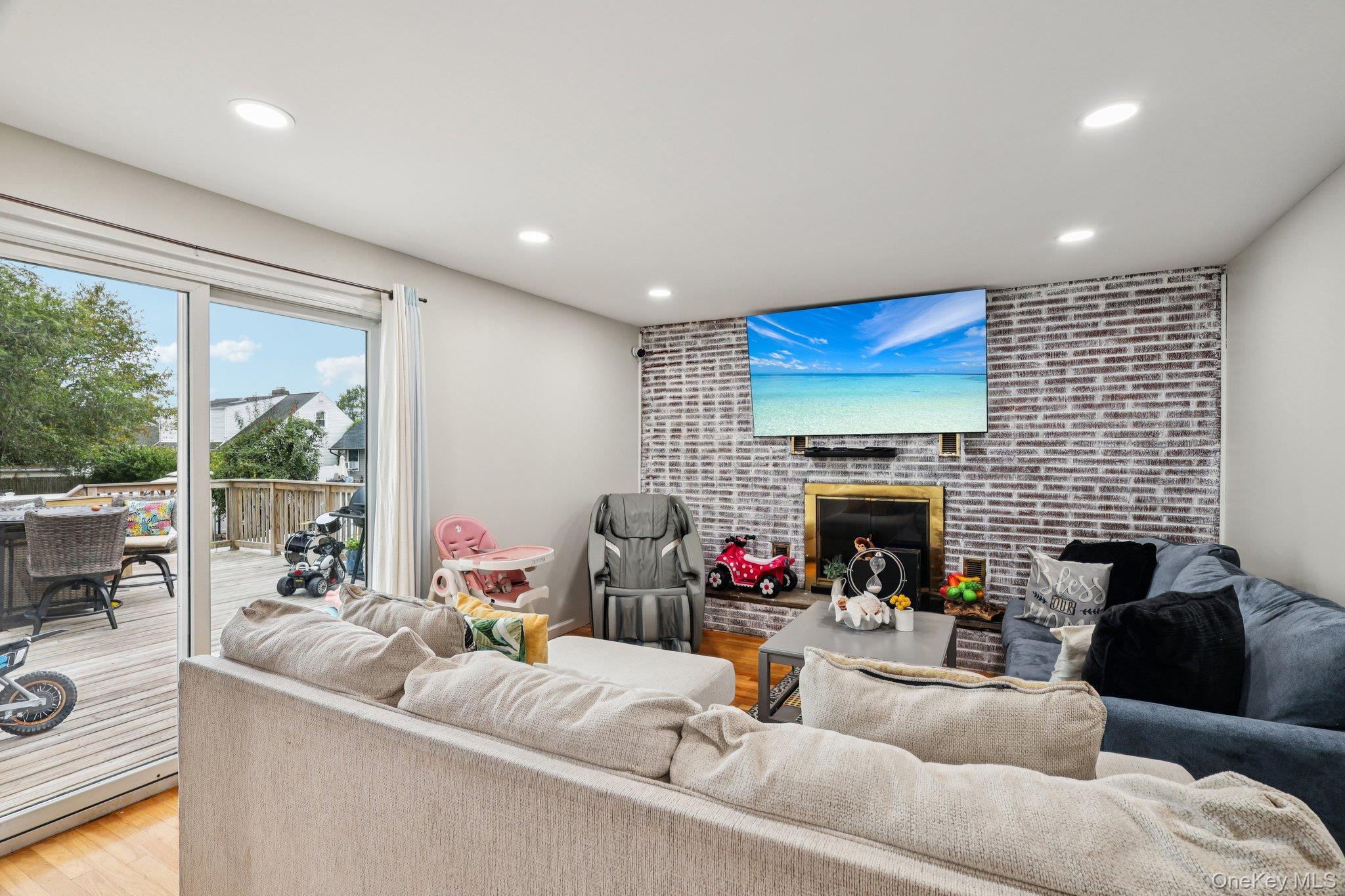 374 Miller Avenue, Freeport, NY 11520