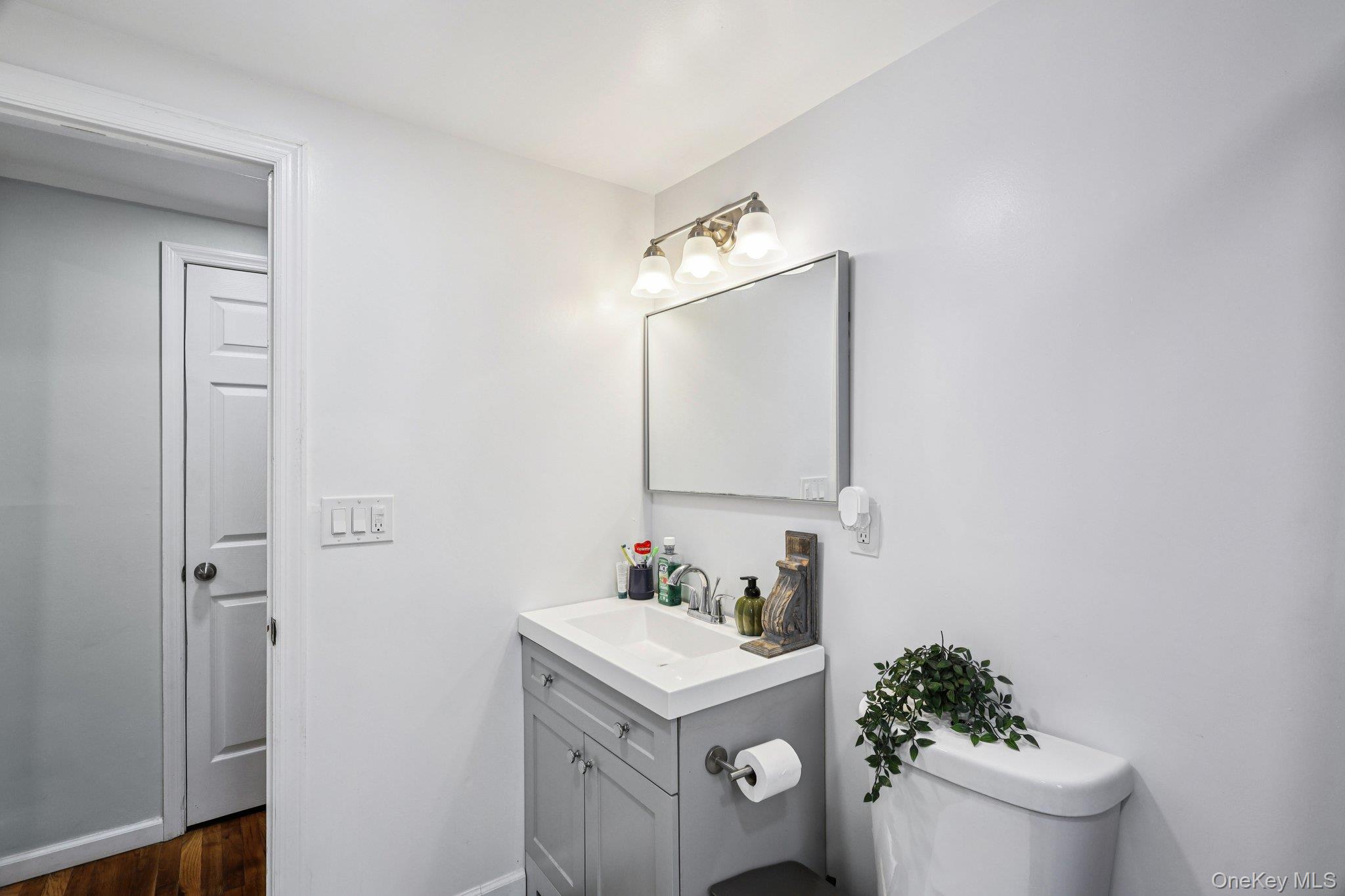 374 Miller Avenue, Freeport, NY 11520