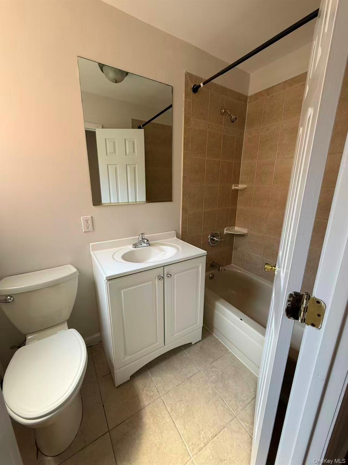 1624 Summerfield Street # 1R,2R,2L, Ridgewood, NY 11385