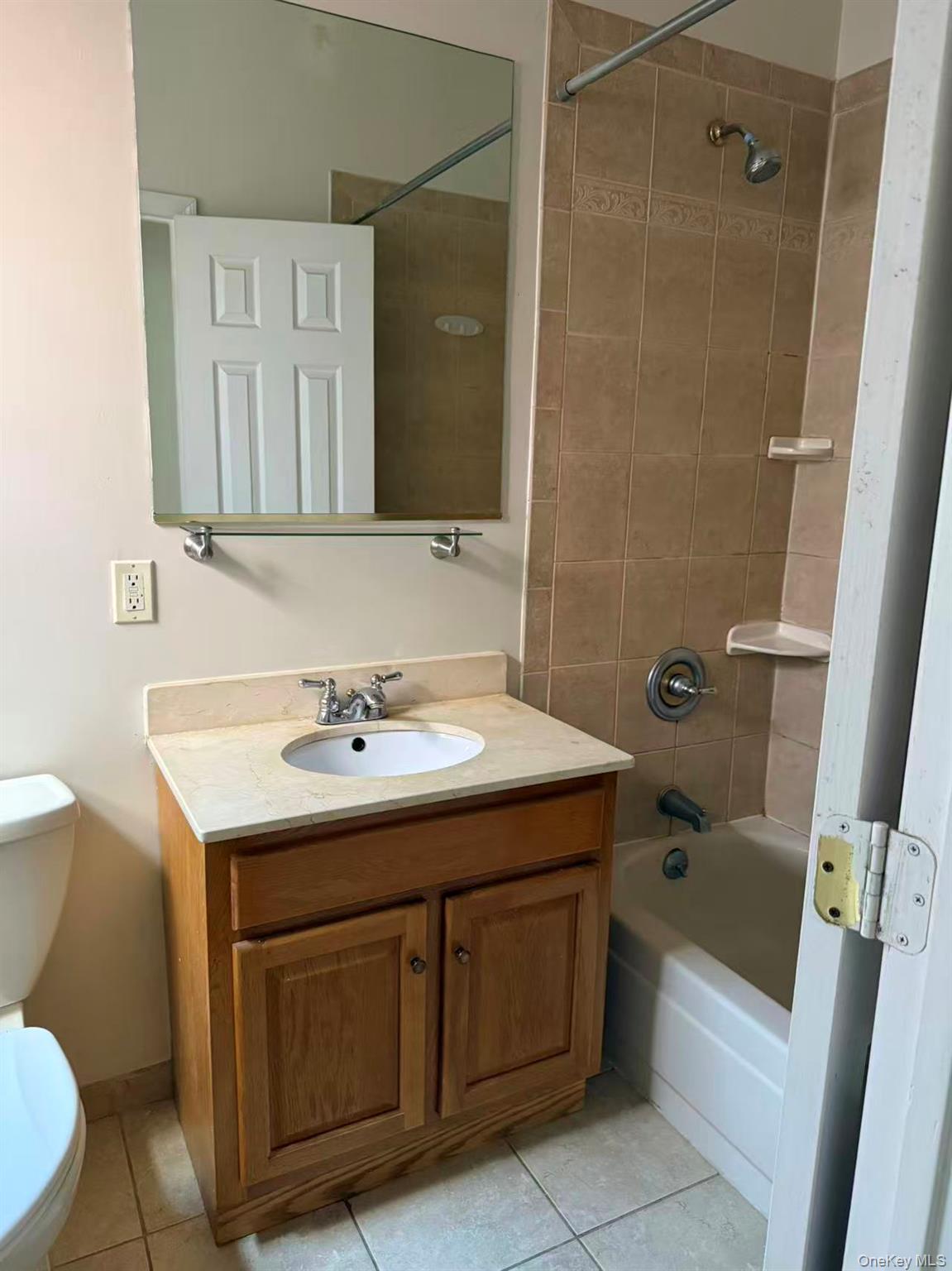 1624 Summerfield Street # 1R,2R,2L, Ridgewood, NY 11385