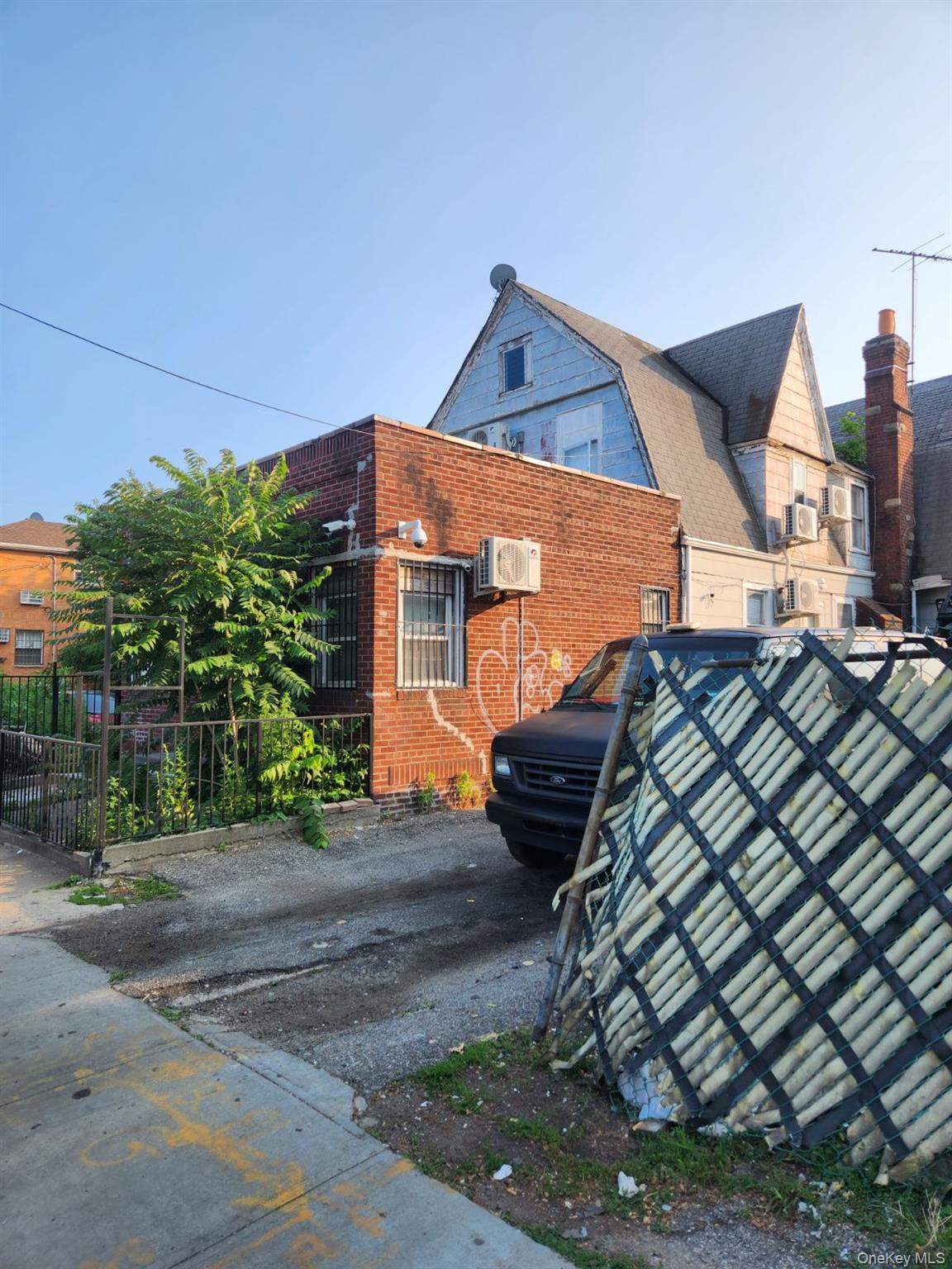 103-16 Van Wyck Expressway, Richmond Hill S., NY 11419