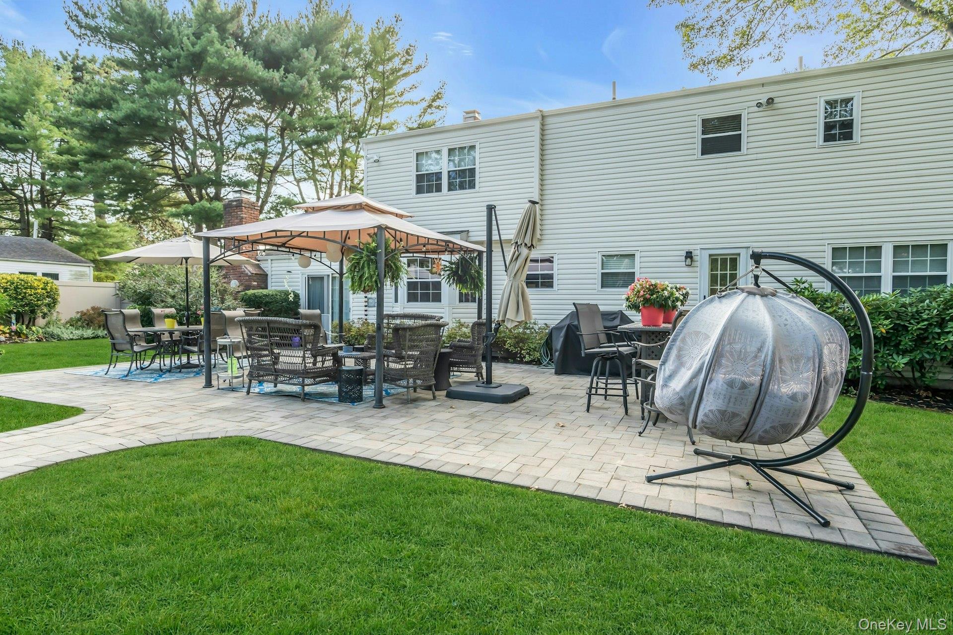 177 N Bicycle Path, Selden, NY 11784