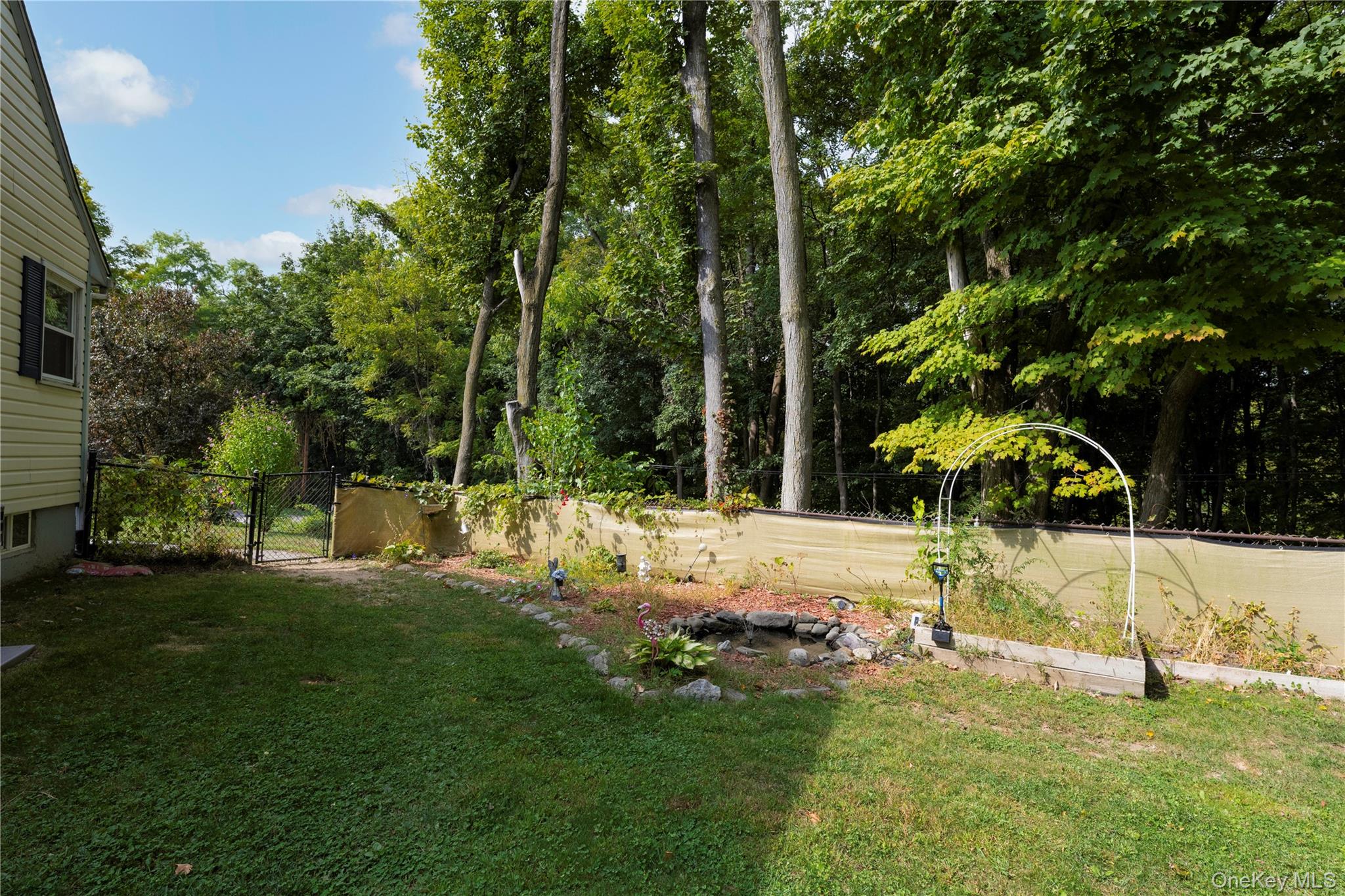 1 Essex Road, Poughkeepsie, NY 12601