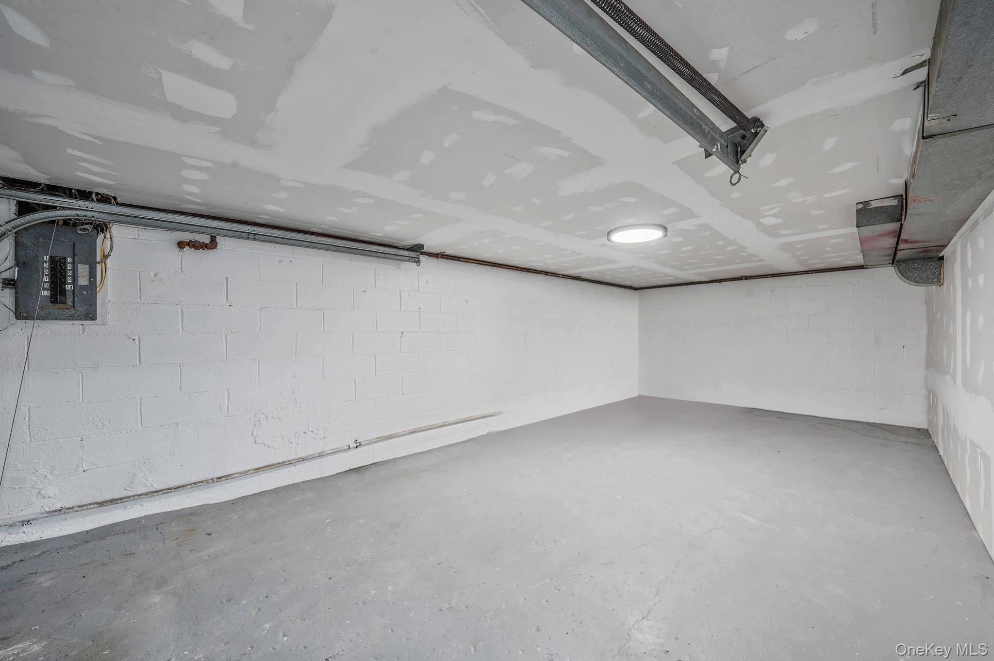 16 Sheridan Avenue, Sloatsburg, NY 10974