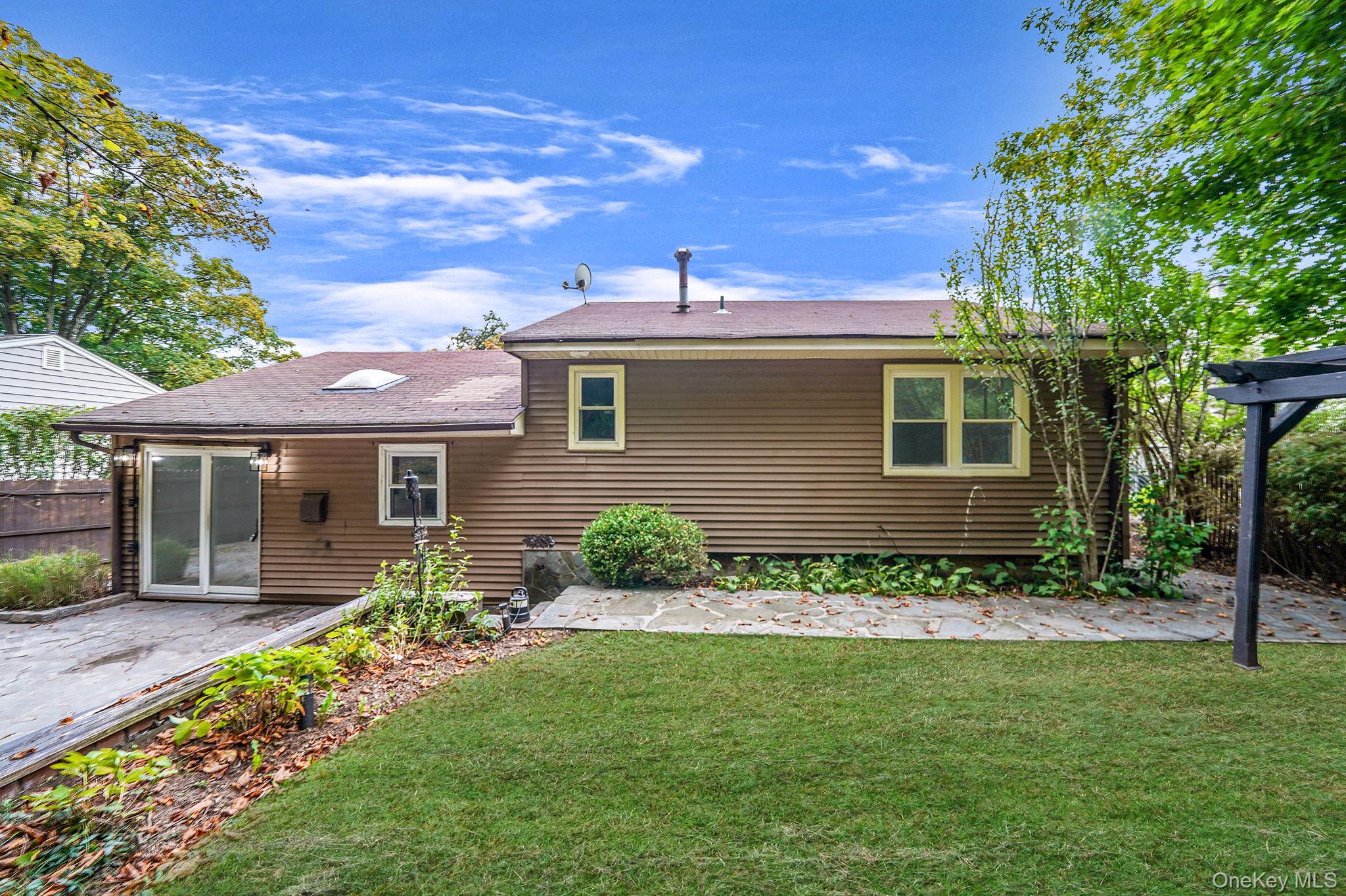 16 Sheridan Avenue, Sloatsburg, NY 10974