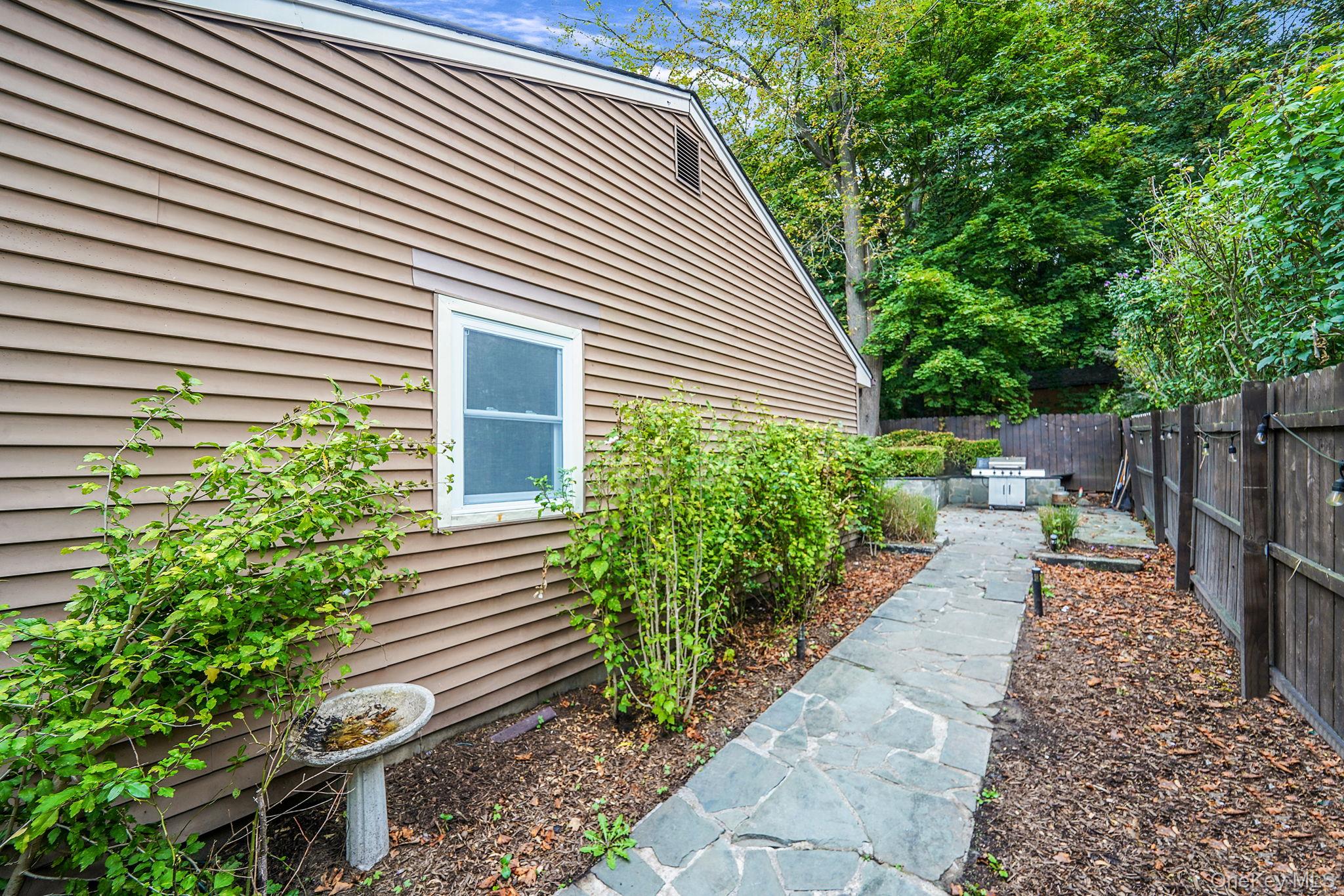 16 Sheridan Avenue, Sloatsburg, NY 10974