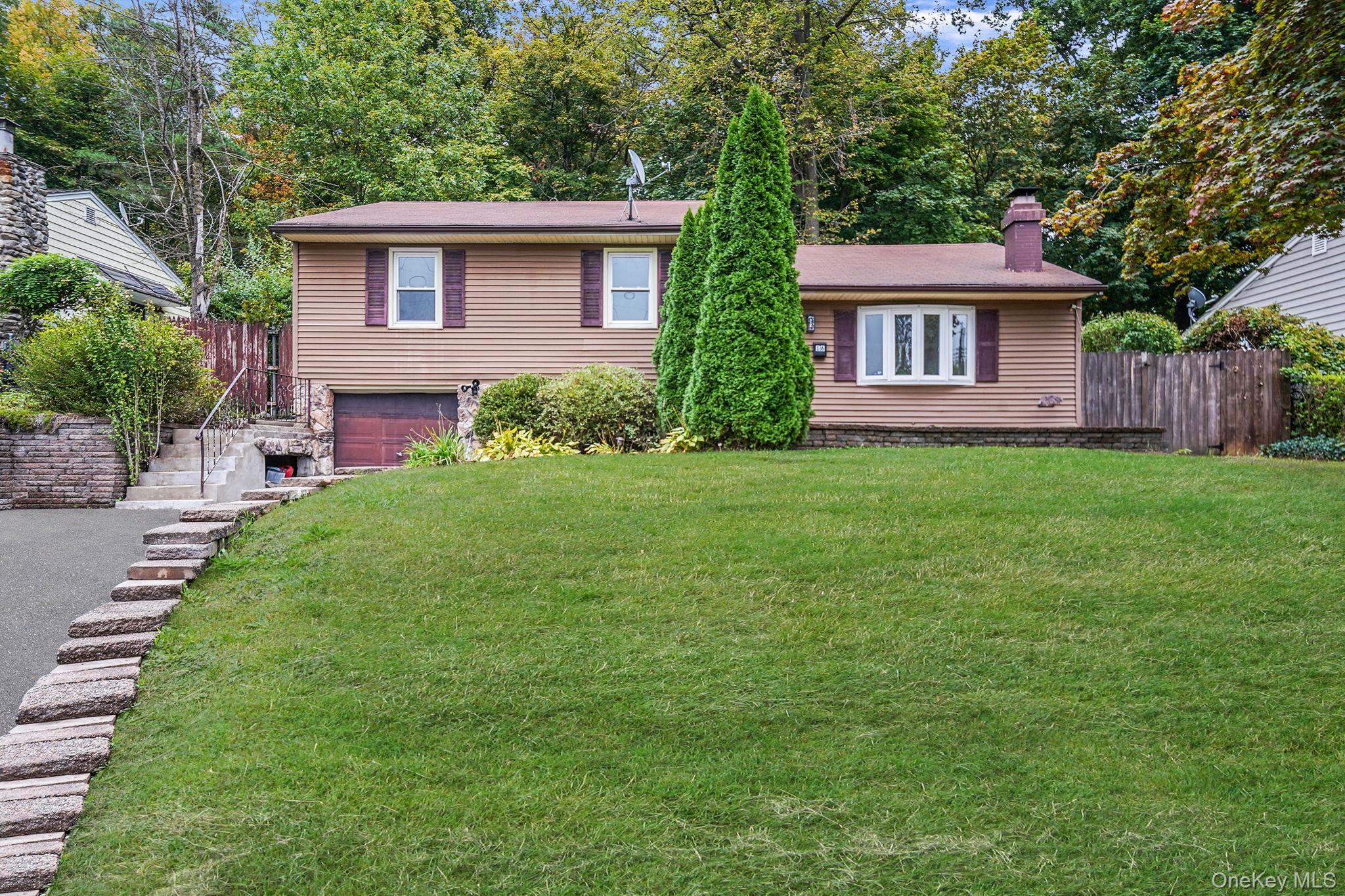 16 Sheridan Avenue, Sloatsburg, NY 10974