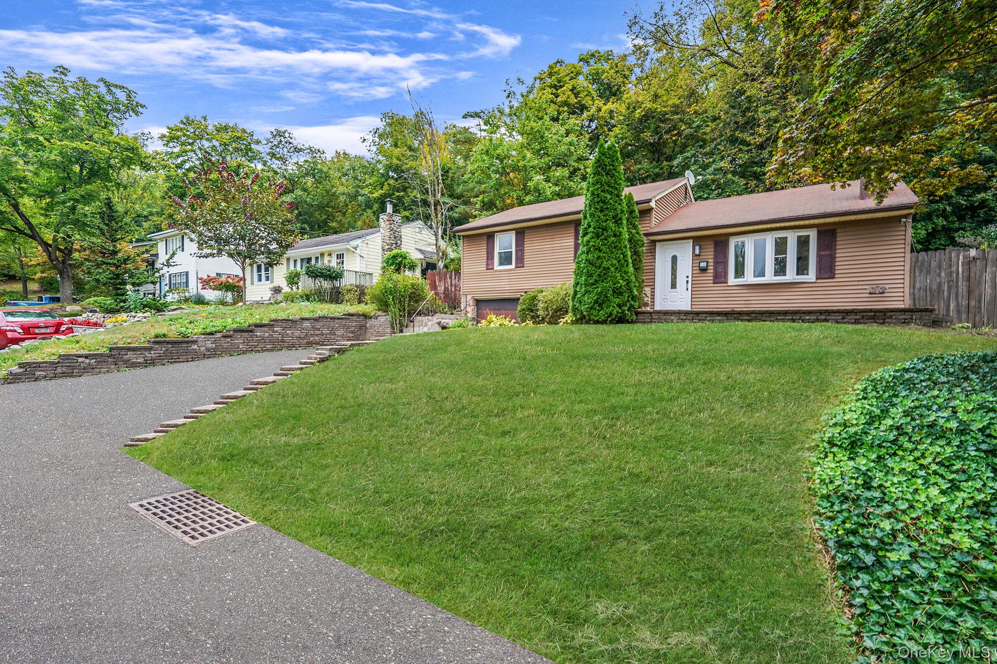 16 Sheridan Avenue, Sloatsburg, NY 10974