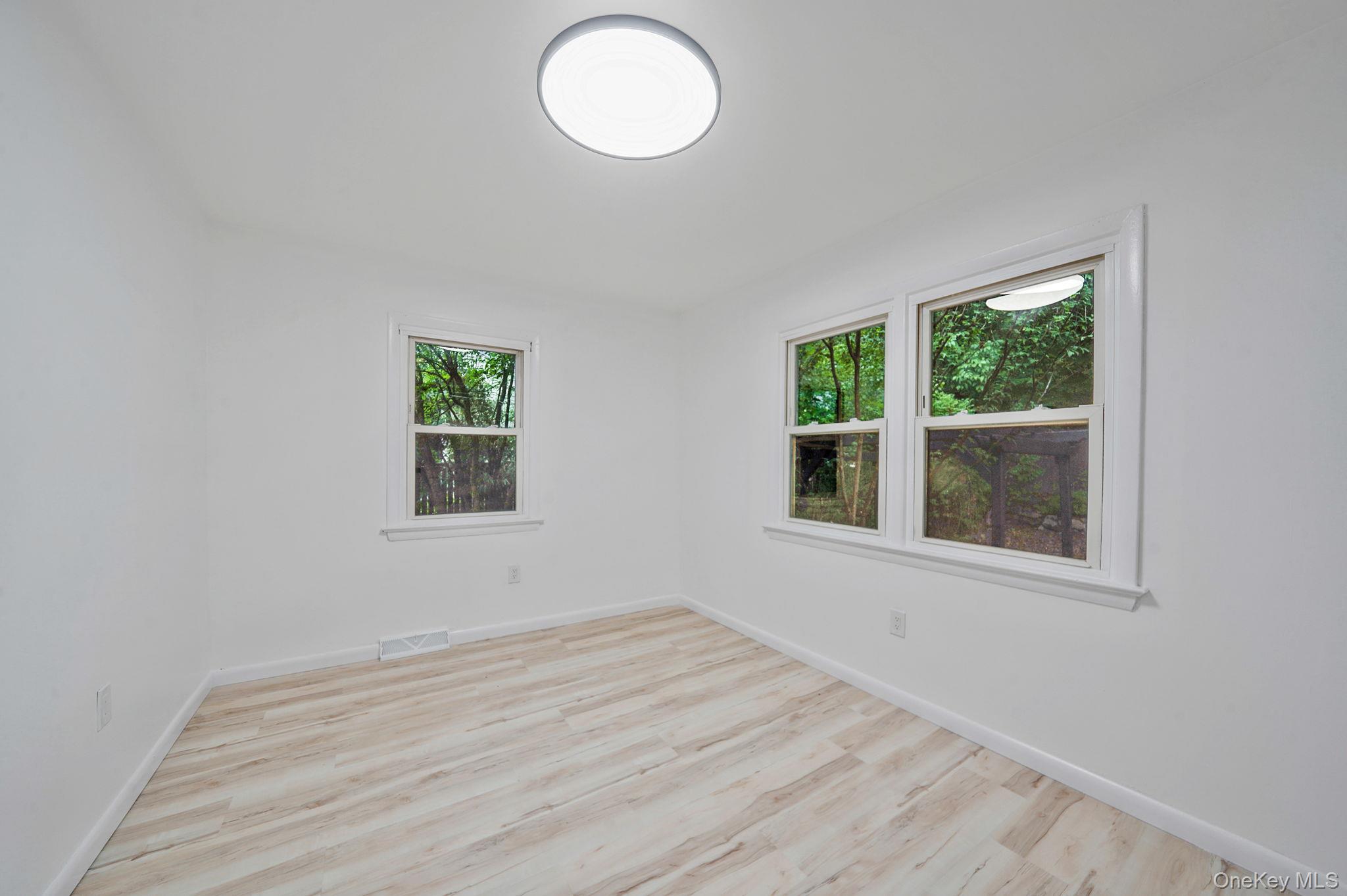 16 Sheridan Avenue, Sloatsburg, NY 10974