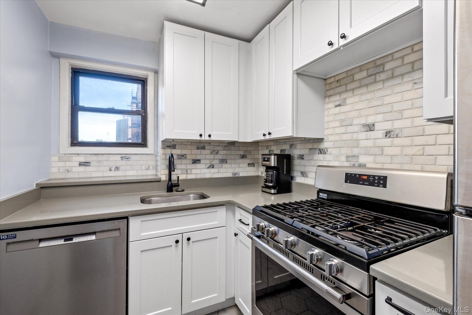 579 West 215 Street # 2F, New York (Manhattan), NY 10034