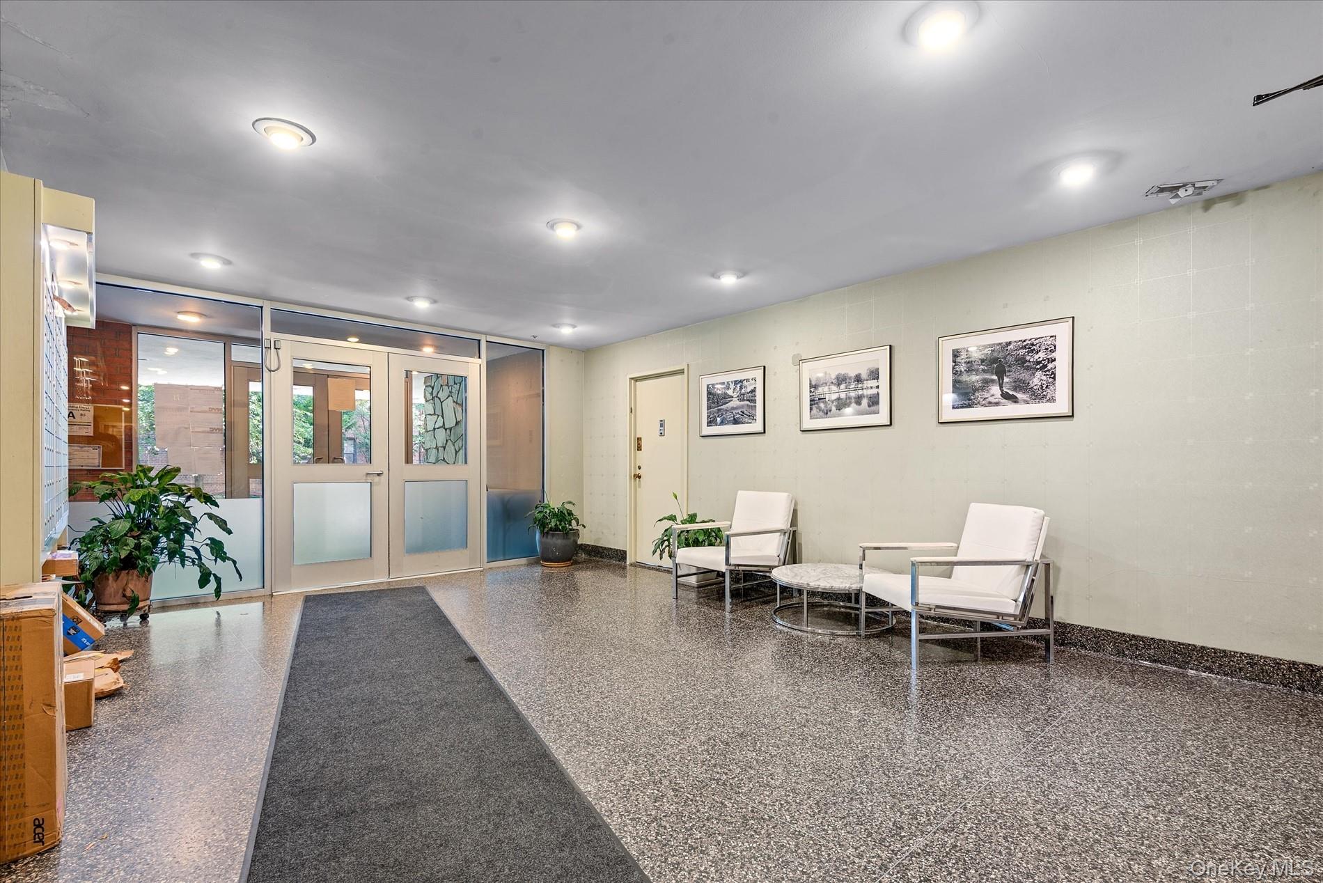 579 West 215 Street # 2F, New York (Manhattan), NY 10034