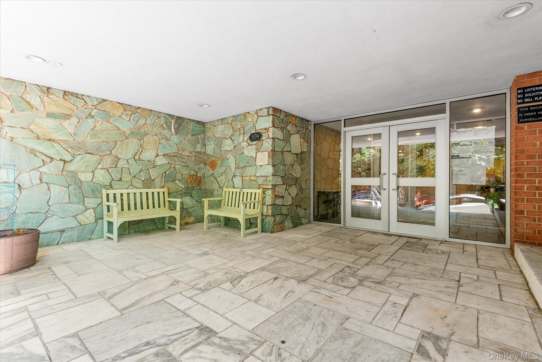 579 West 215 Street # 2F, New York (Manhattan), NY 10034