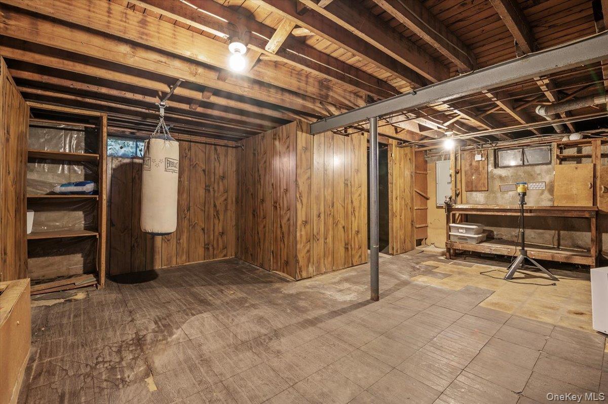 15 Alma Lane, Plainview, NY 11803